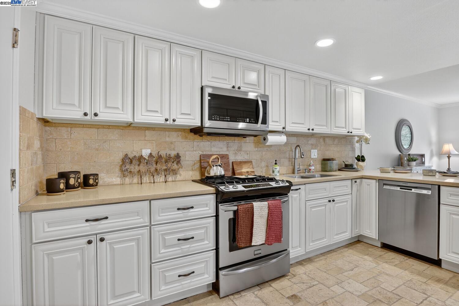 Detail Gallery Image 17 of 37 For 214 Bellflower Dr, San Ramon,  CA 94582 - 3 Beds | 2/1 Baths