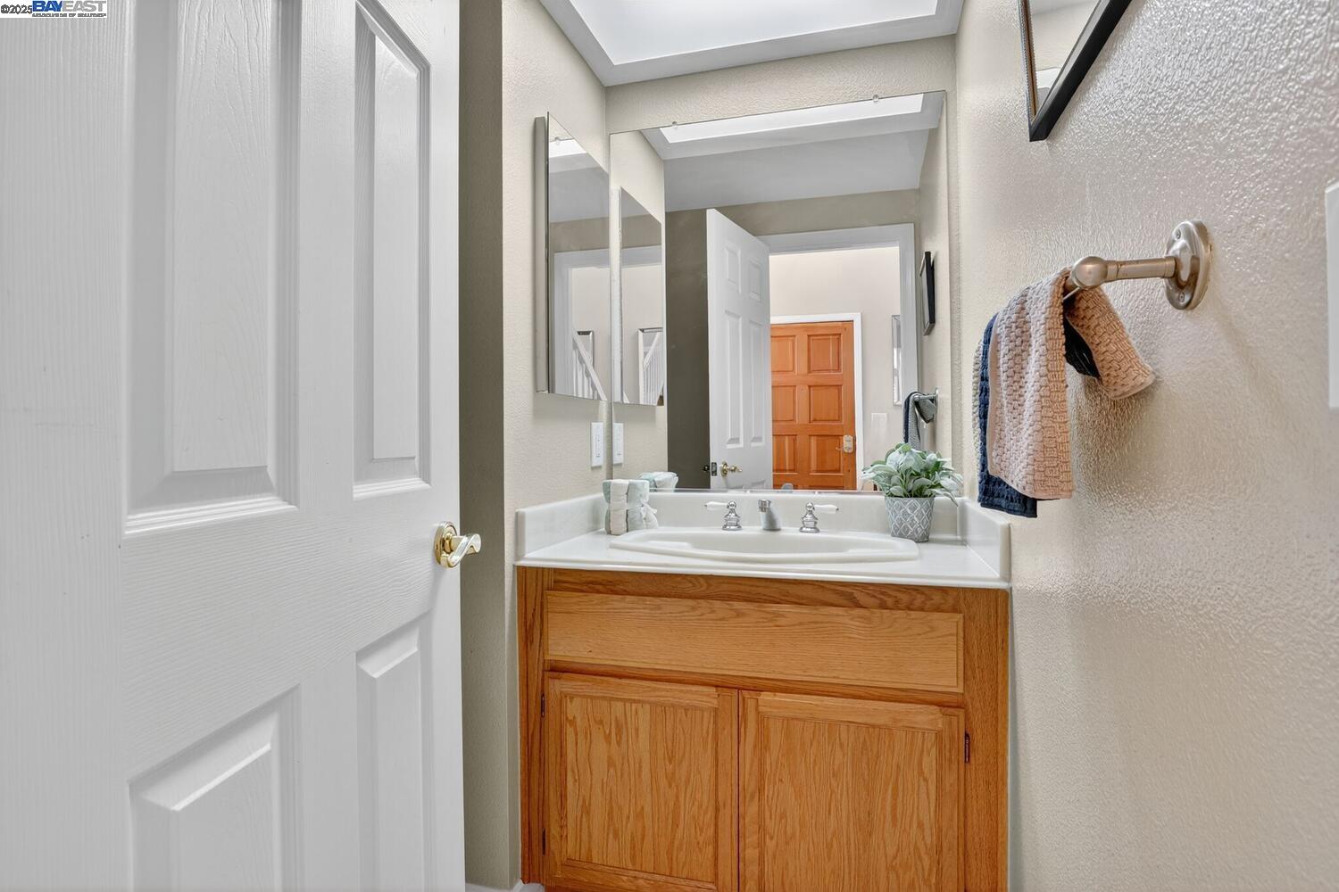 Detail Gallery Image 19 of 37 For 214 Bellflower Dr, San Ramon,  CA 94582 - 3 Beds | 2/1 Baths