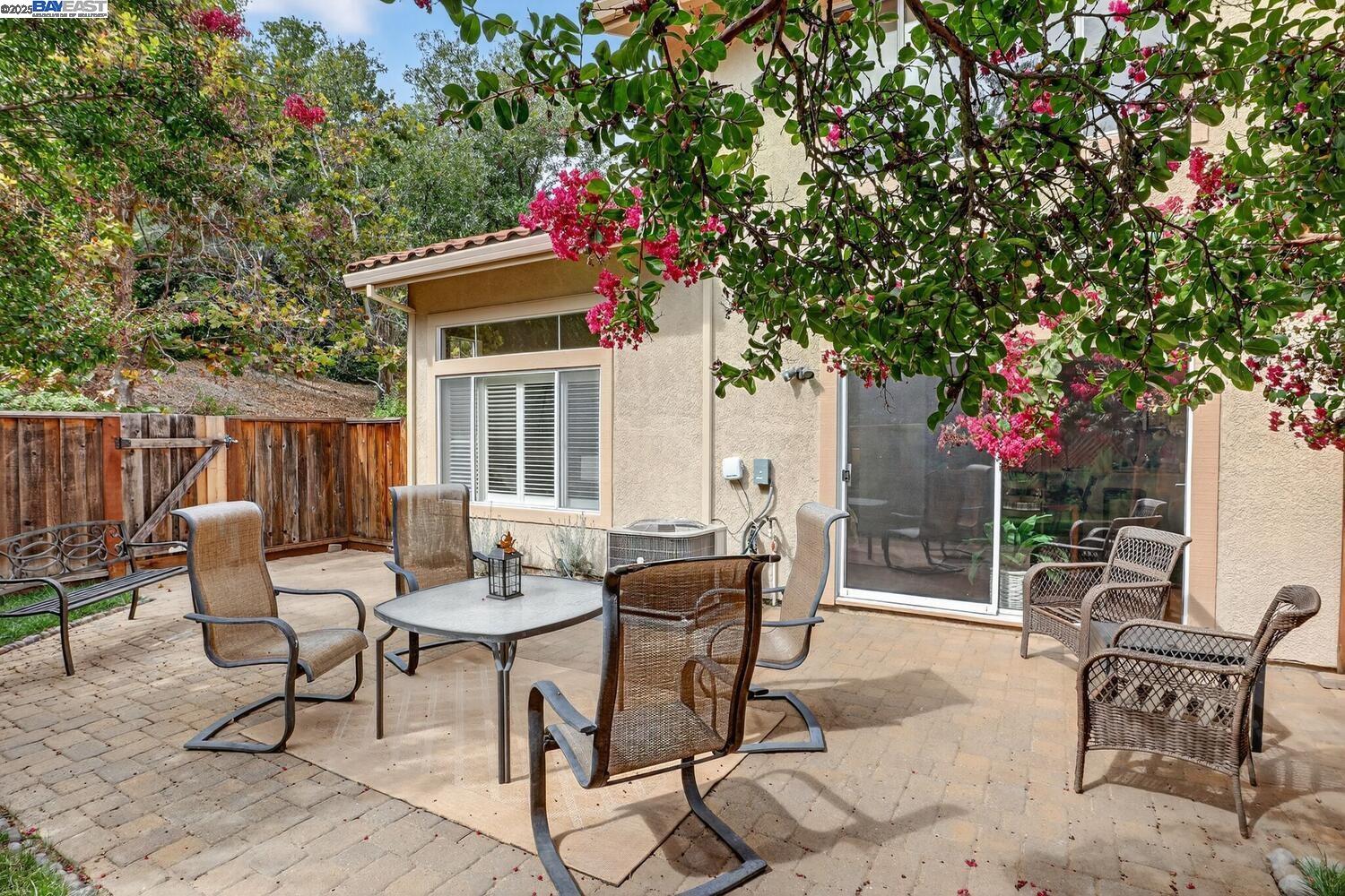 Detail Gallery Image 33 of 37 For 214 Bellflower Dr, San Ramon,  CA 94582 - 3 Beds | 2/1 Baths