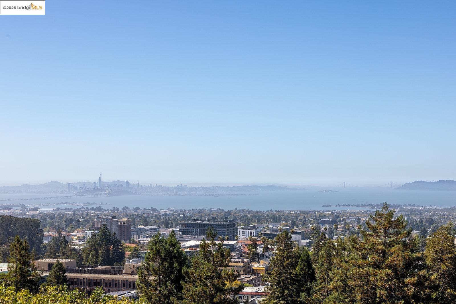 Detail Gallery Image 19 of 60 For 1700 La Vereda Rd, Berkeley,  CA 94709 - 3 Beds | 2/2 Baths