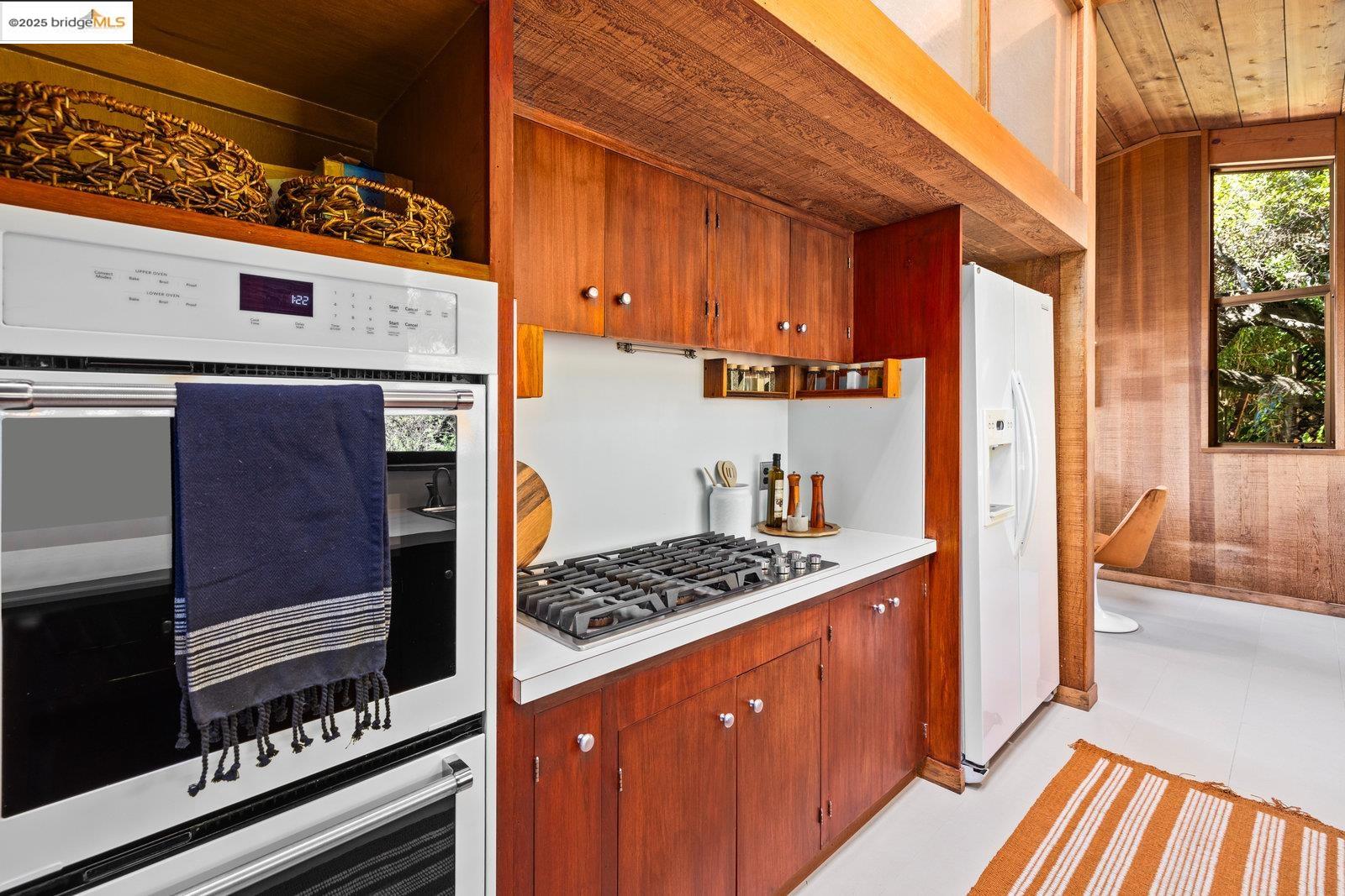 Detail Gallery Image 32 of 60 For 1700 La Vereda Rd, Berkeley,  CA 94709 - 3 Beds | 2/2 Baths