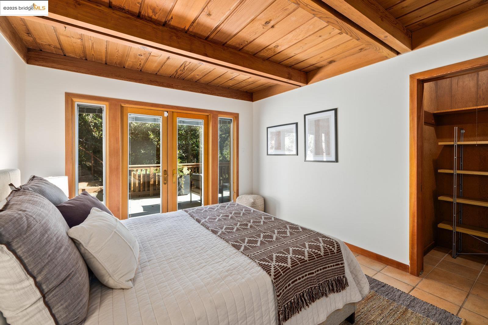 Detail Gallery Image 39 of 60 For 1700 La Vereda Rd, Berkeley,  CA 94709 - 3 Beds | 2/2 Baths