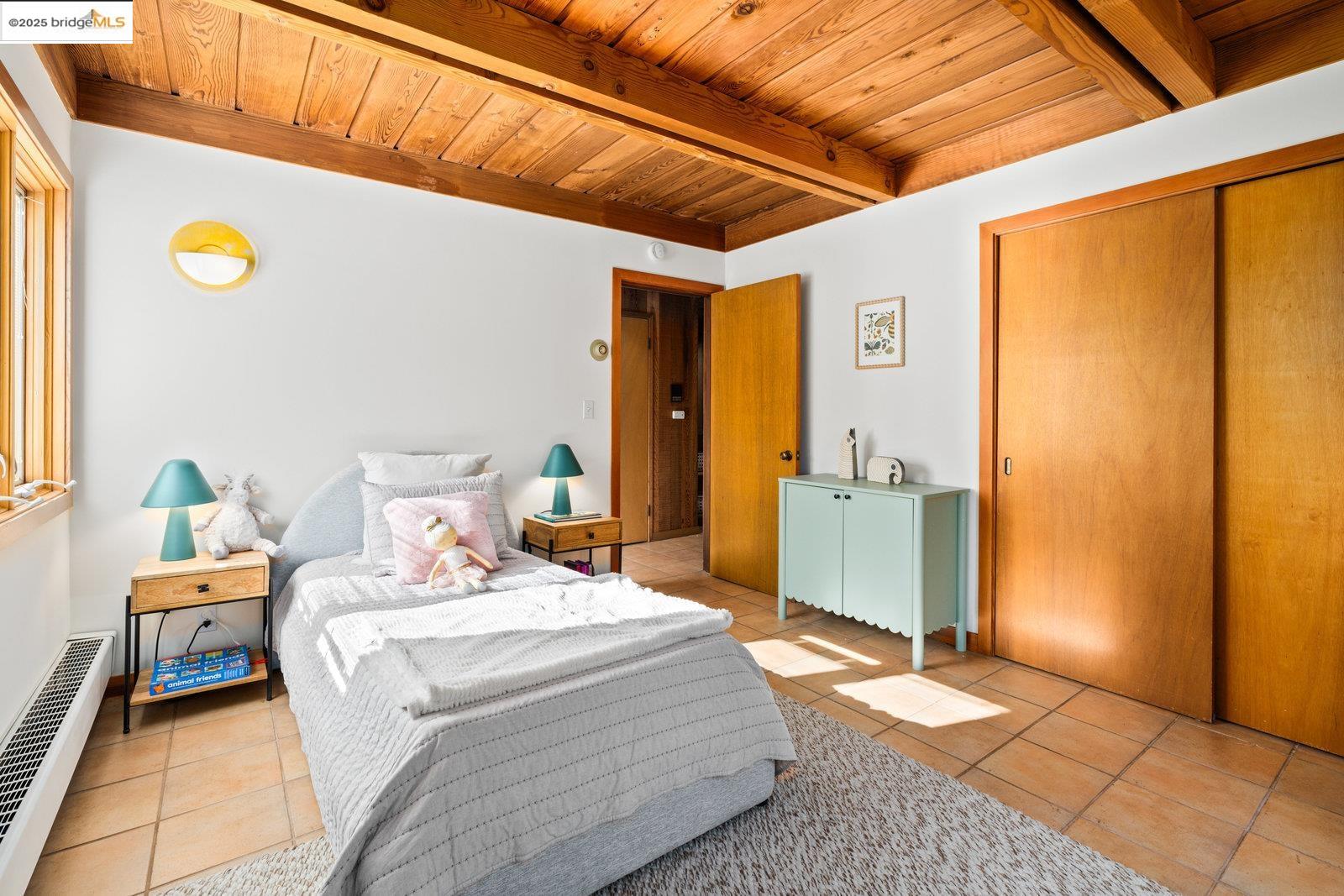 Detail Gallery Image 41 of 60 For 1700 La Vereda Rd, Berkeley,  CA 94709 - 3 Beds | 2/2 Baths