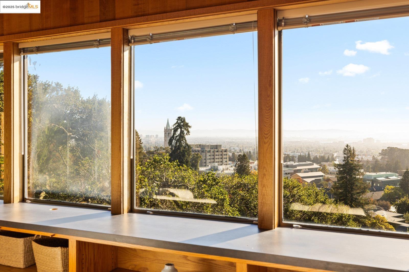 Detail Gallery Image 50 of 60 For 1700 La Vereda Rd, Berkeley,  CA 94709 - 3 Beds | 2/2 Baths