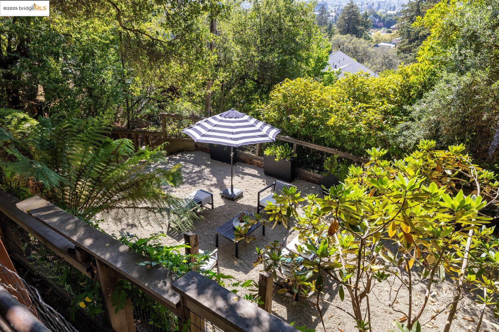 Detail Gallery Image 54 of 60 For 1700 La Vereda Rd, Berkeley,  CA 94709 - 3 Beds | 2/2 Baths