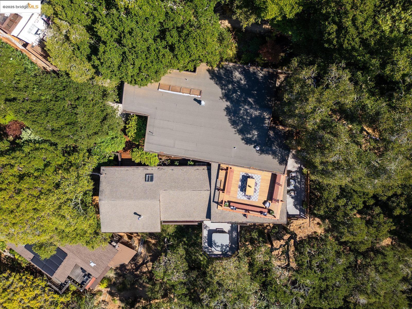 Detail Gallery Image 57 of 60 For 1700 La Vereda Rd, Berkeley,  CA 94709 - 3 Beds | 2/2 Baths