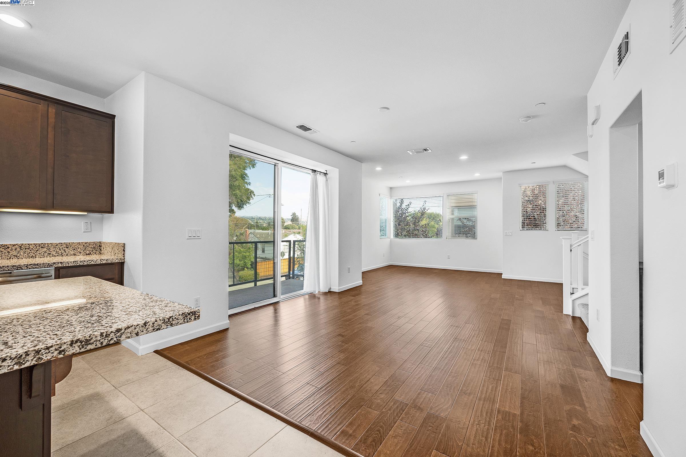 Detail Gallery Image 17 of 38 For 22759 Filbert St, Hayward,  CA 94541 - 3 Beds | 3/1 Baths