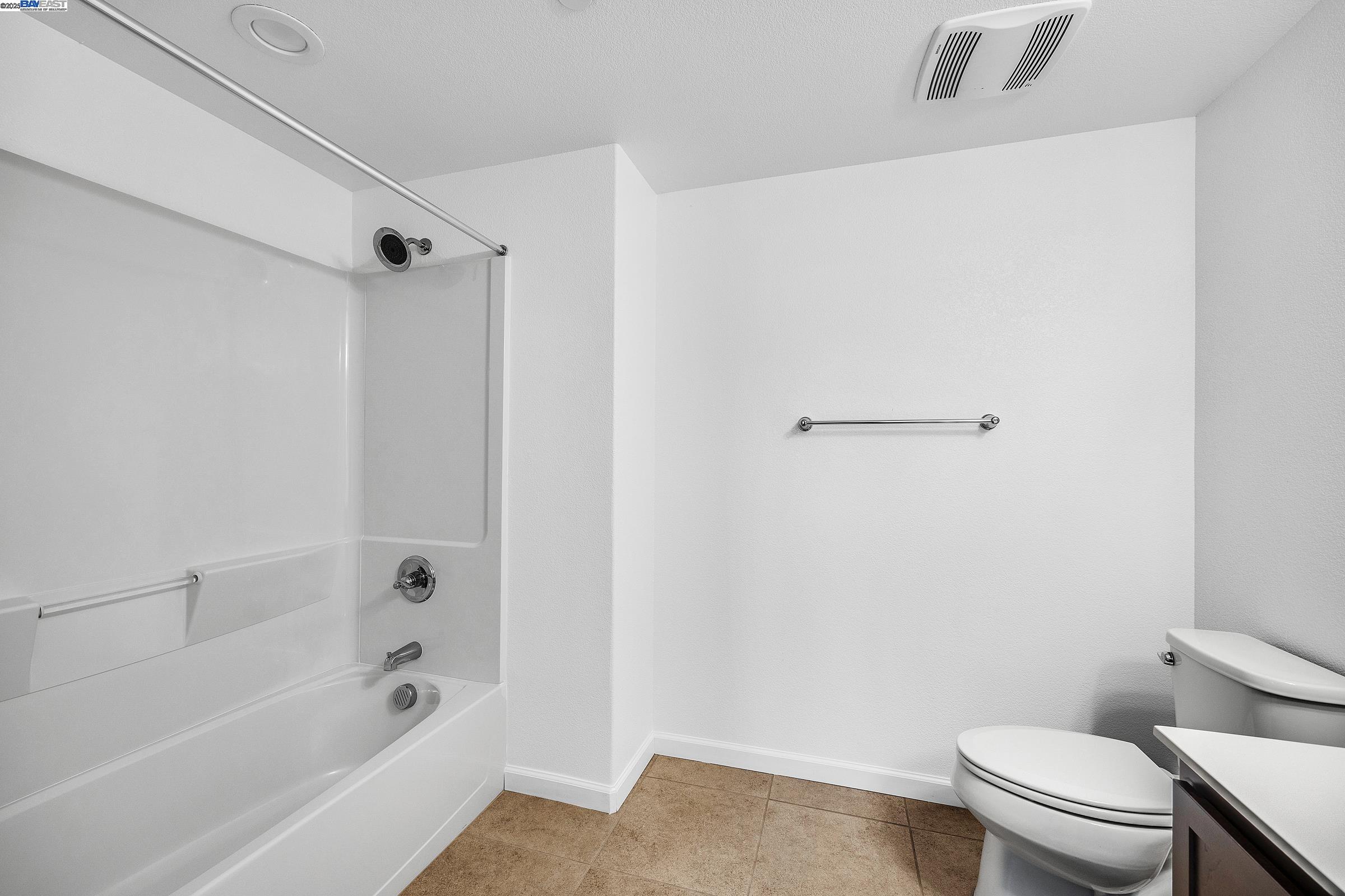 Detail Gallery Image 9 of 38 For 22759 Filbert St, Hayward,  CA 94541 - 3 Beds | 3/1 Baths