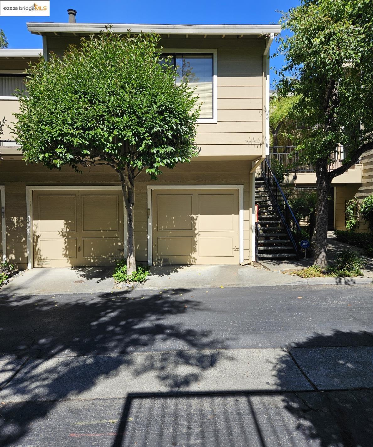 More Details about MLS # 41113257 : 2419 SAINT HELENA DR # 6
