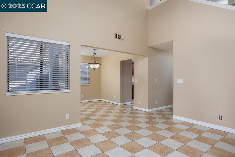 Detail Gallery Image 8 of 23 For 5025 Martin St, Oakley,  CA 94561 - 4 Beds | 3 Baths