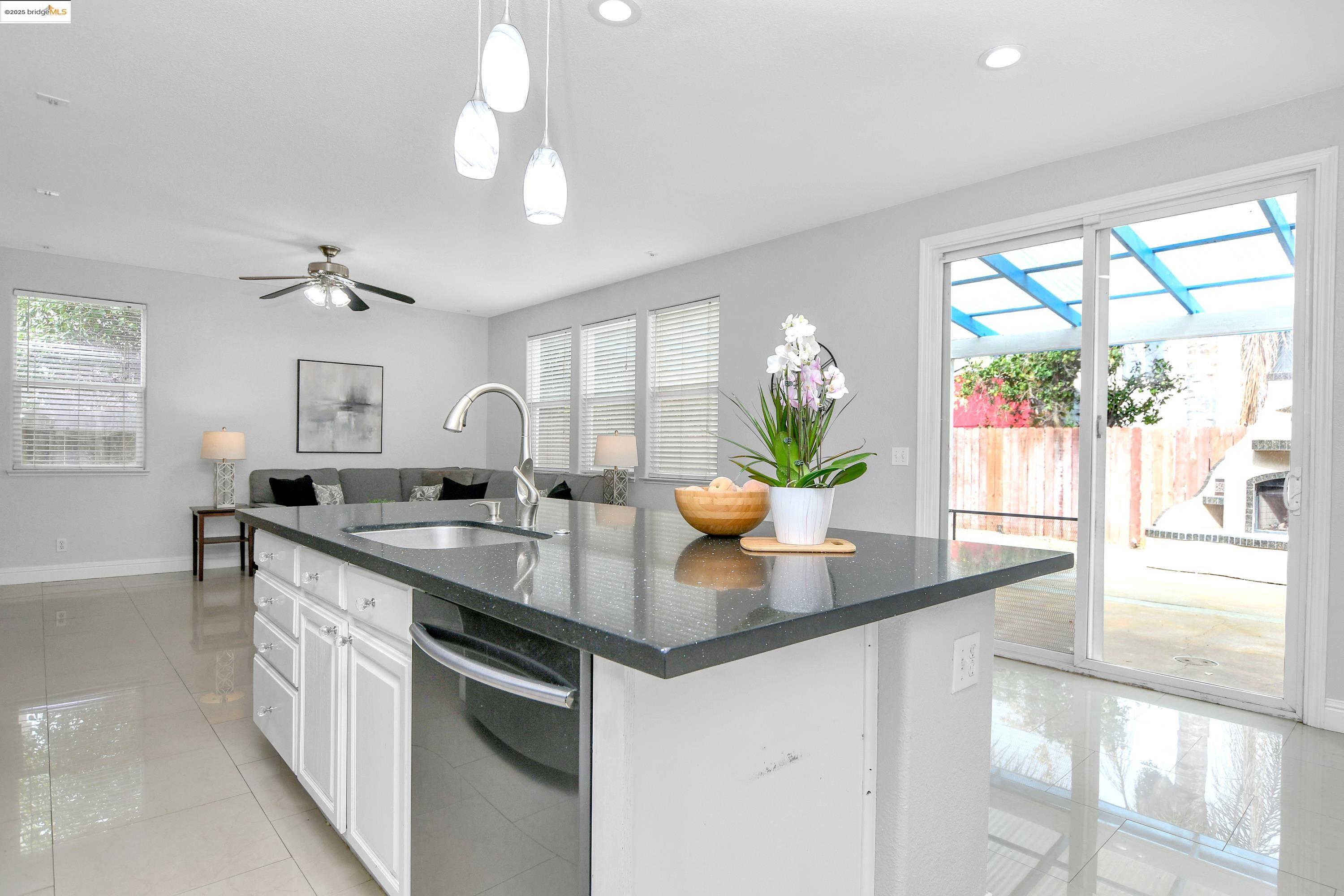 Detail Gallery Image 10 of 40 For 34 Fuller Ct, Oakley,  CA 94561 - 5 Beds | 3/1 Baths