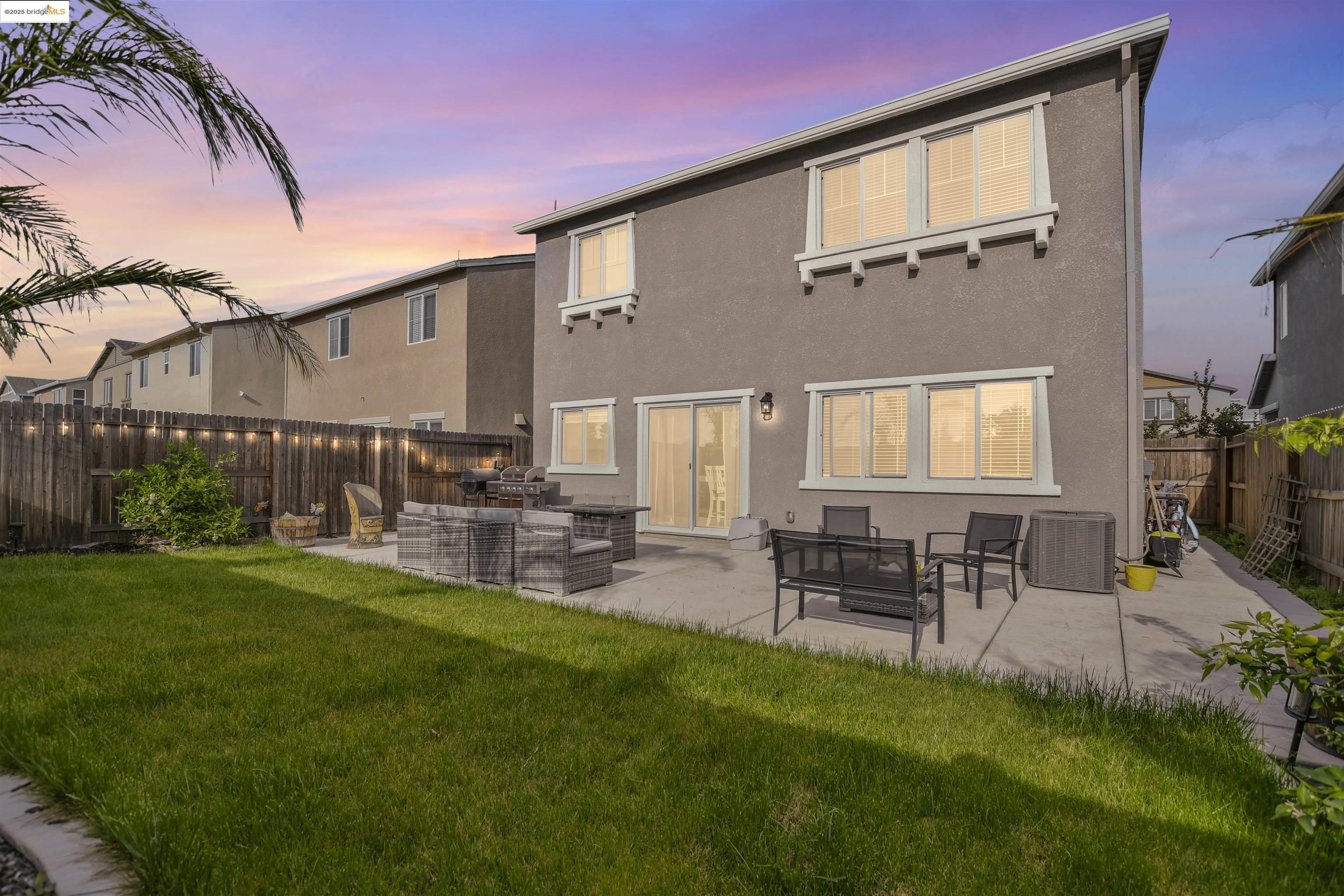 Detail Gallery Image 3 of 31 For 1413 Santini Ave, Manteca,  CA 95336 - 4 Beds | 2/1 Baths