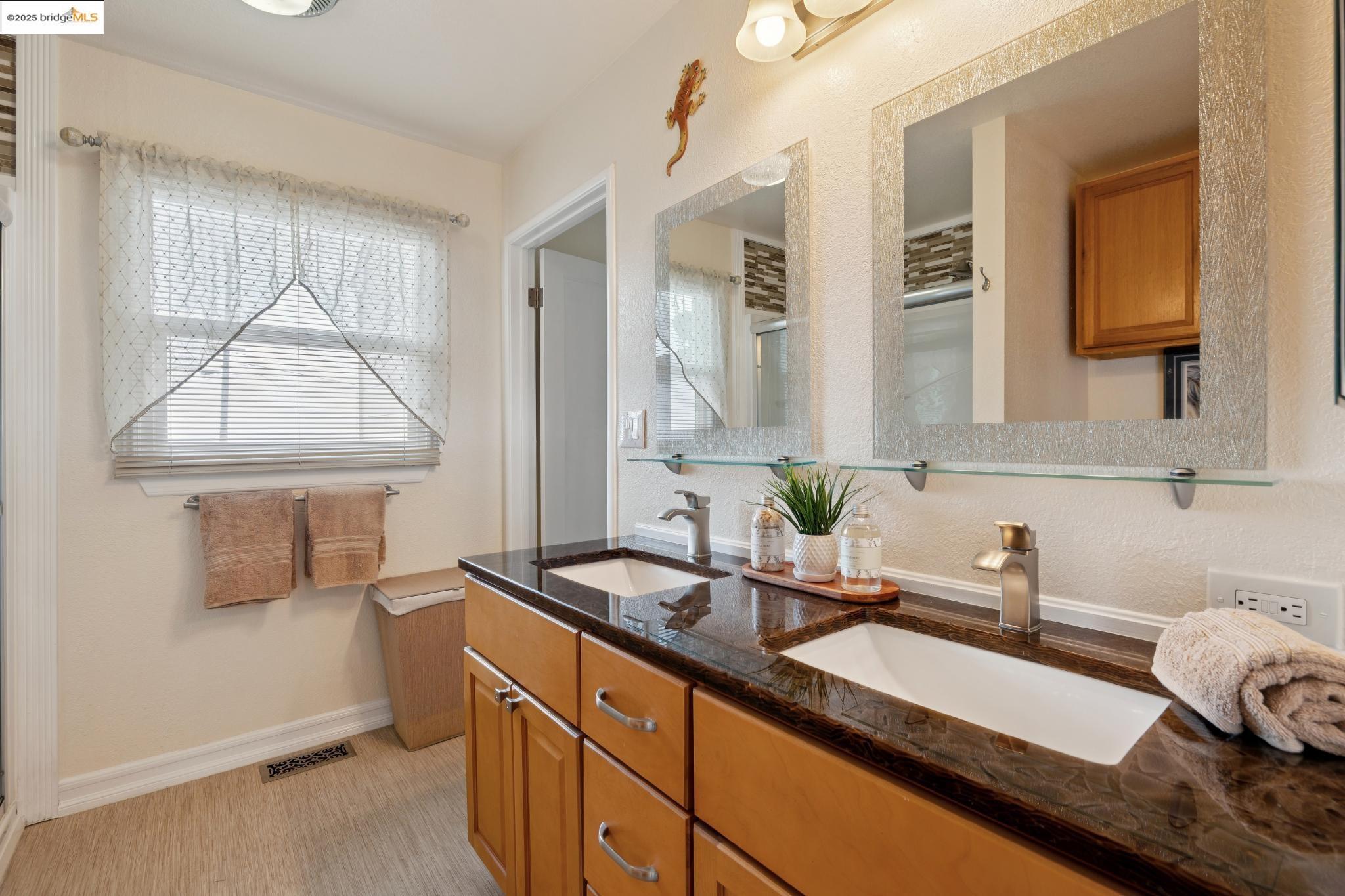 Detail Gallery Image 36 of 58 For 1034 Navellier St, El Cerrito,  CA 94530 - 4 Beds | 3 Baths