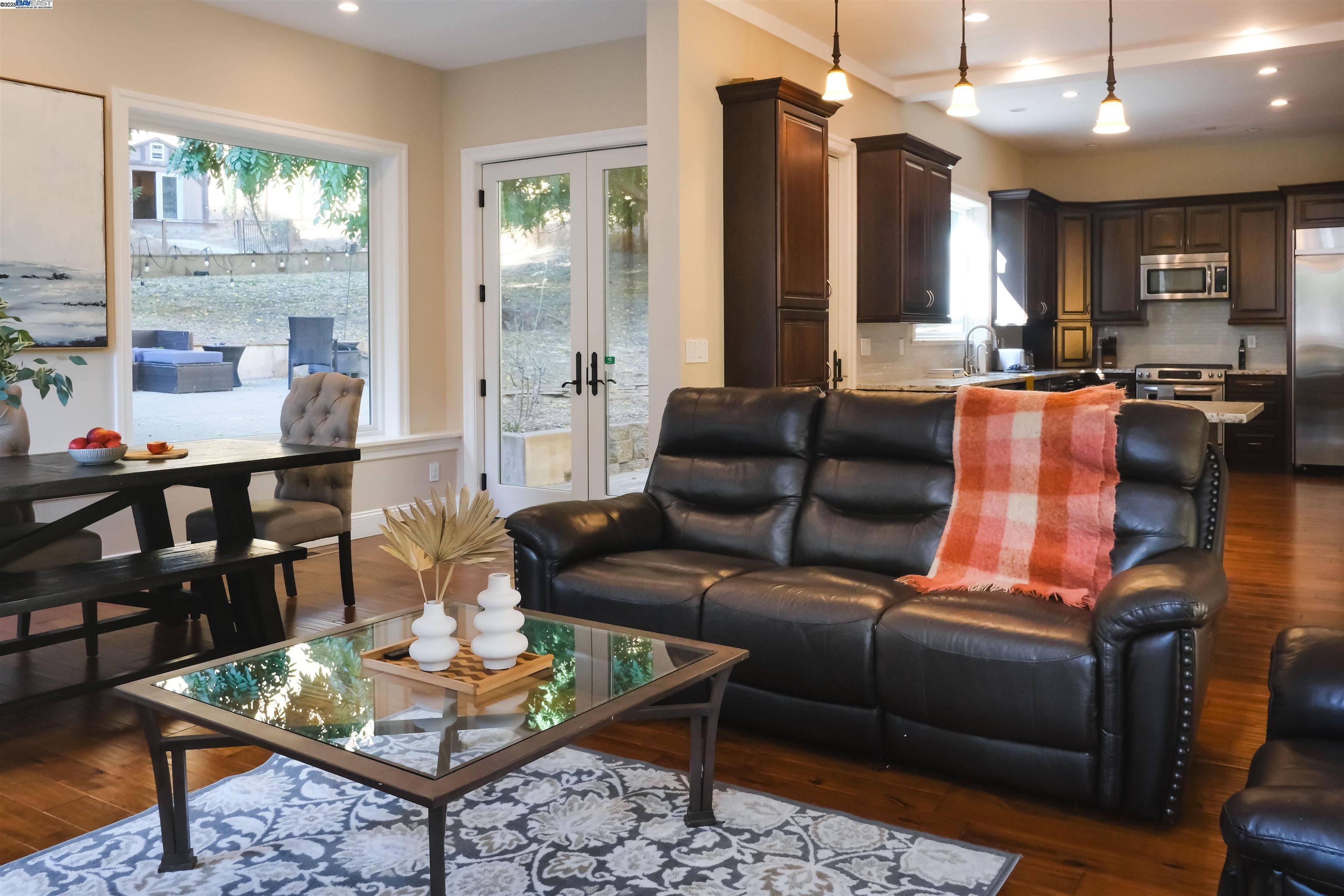 Detail Gallery Image 2 of 53 For 5700 Alhambra Valley Rd, Martinez,  CA 94553 - 4 Beds | 4 Baths