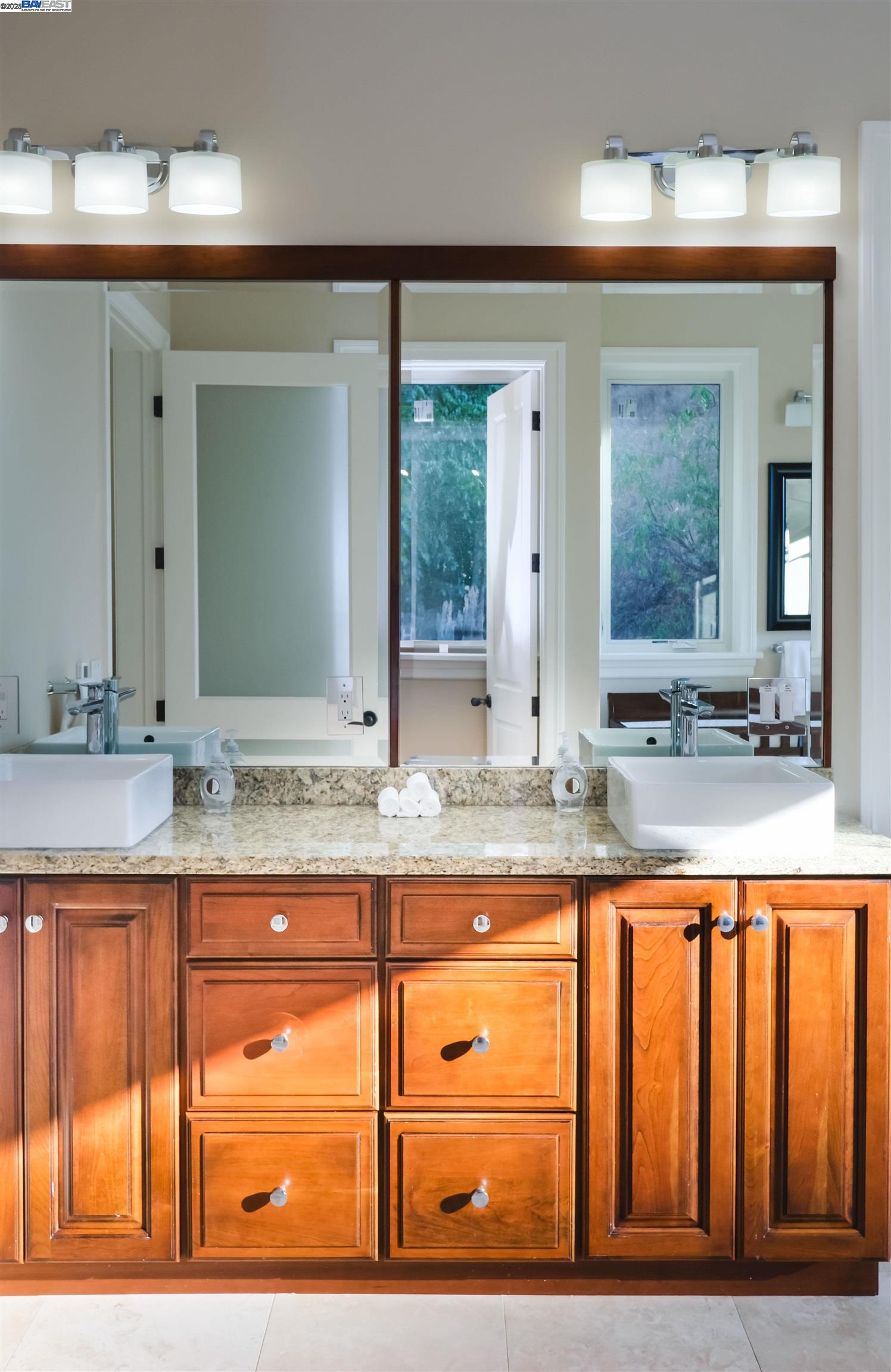 Detail Gallery Image 19 of 53 For 5700 Alhambra Valley Rd, Martinez,  CA 94553 - 4 Beds | 4 Baths