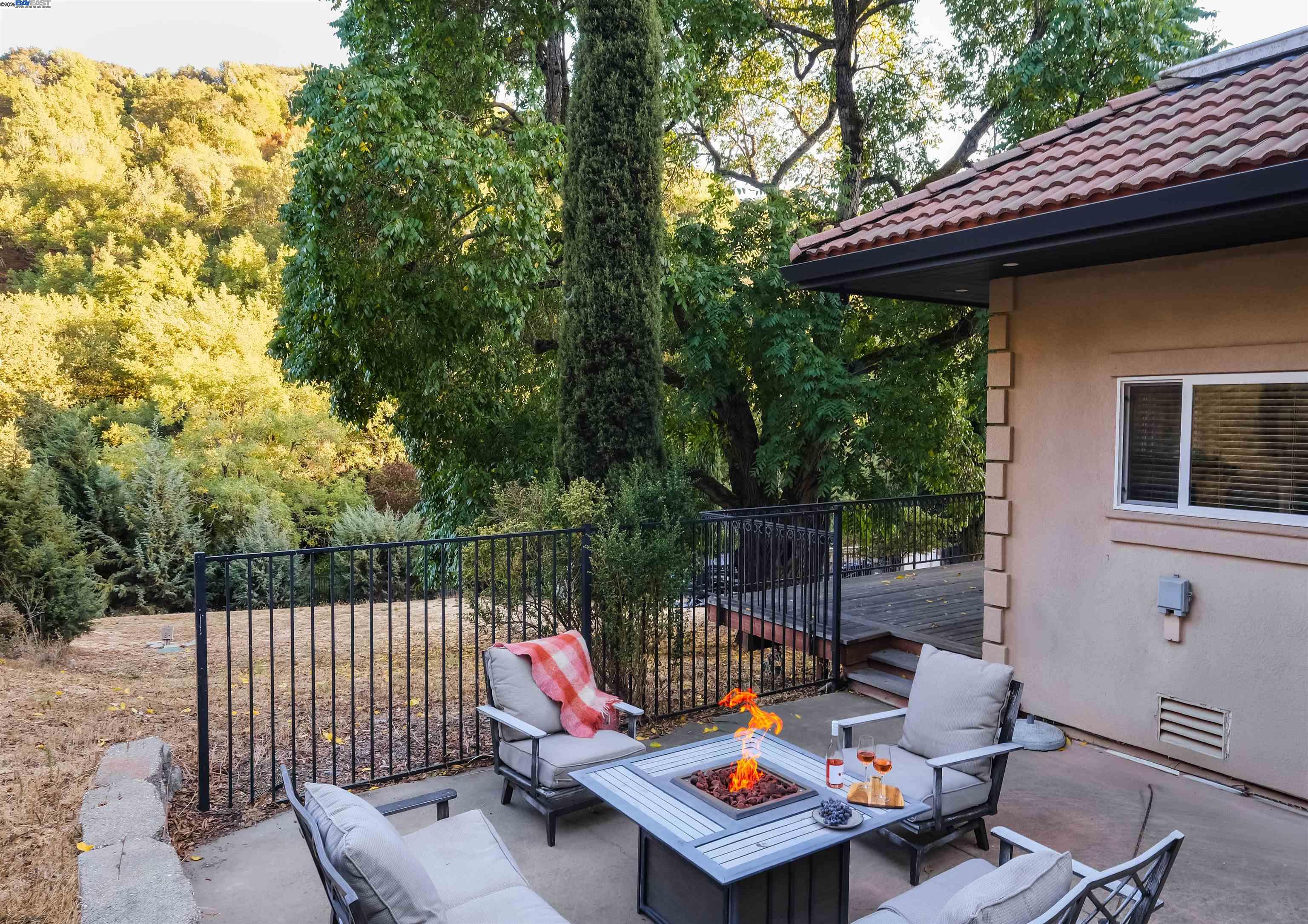 Detail Gallery Image 39 of 53 For 5700 Alhambra Valley Rd, Martinez,  CA 94553 - 4 Beds | 4 Baths