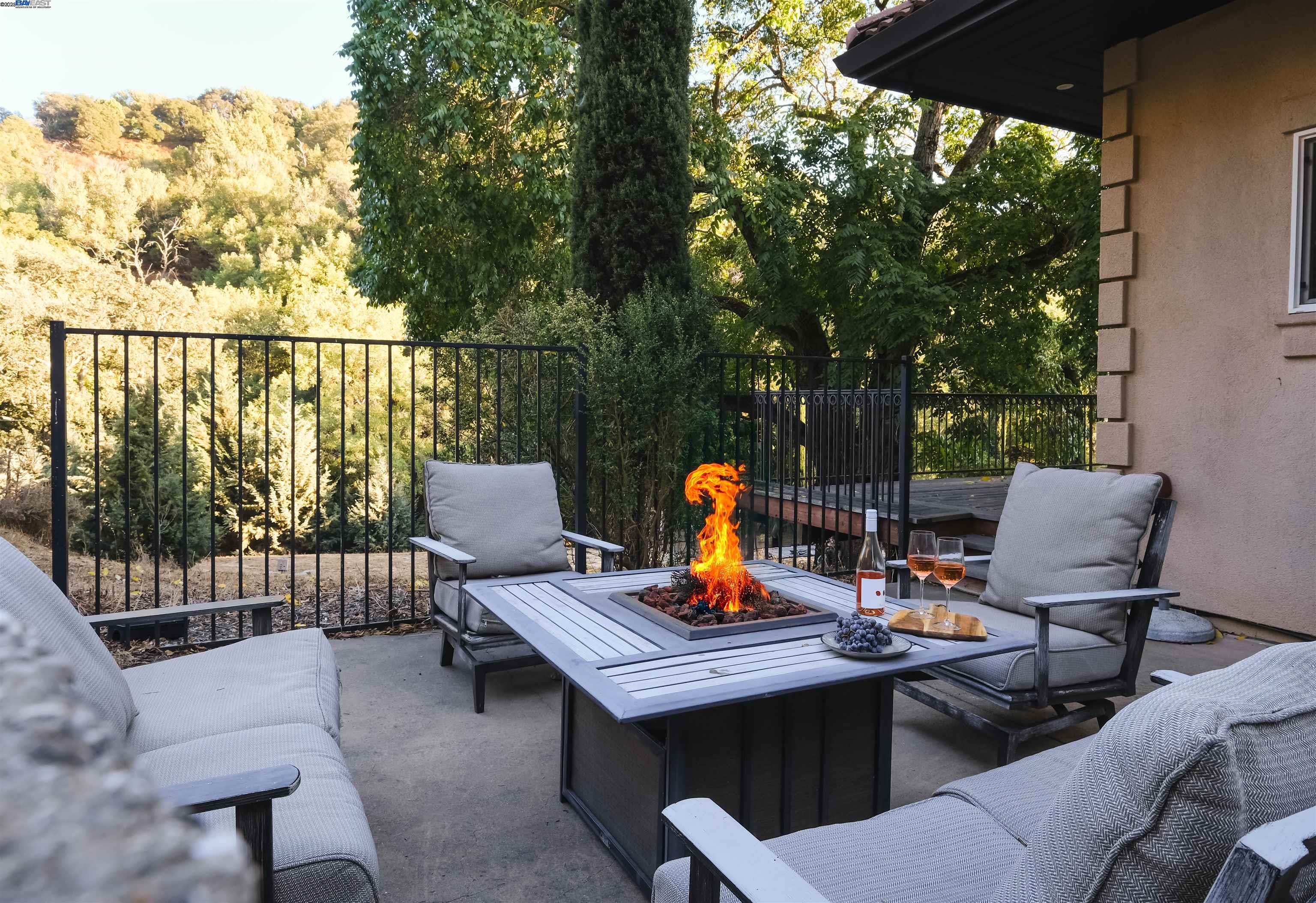 Detail Gallery Image 44 of 53 For 5700 Alhambra Valley Rd, Martinez,  CA 94553 - 4 Beds | 4 Baths