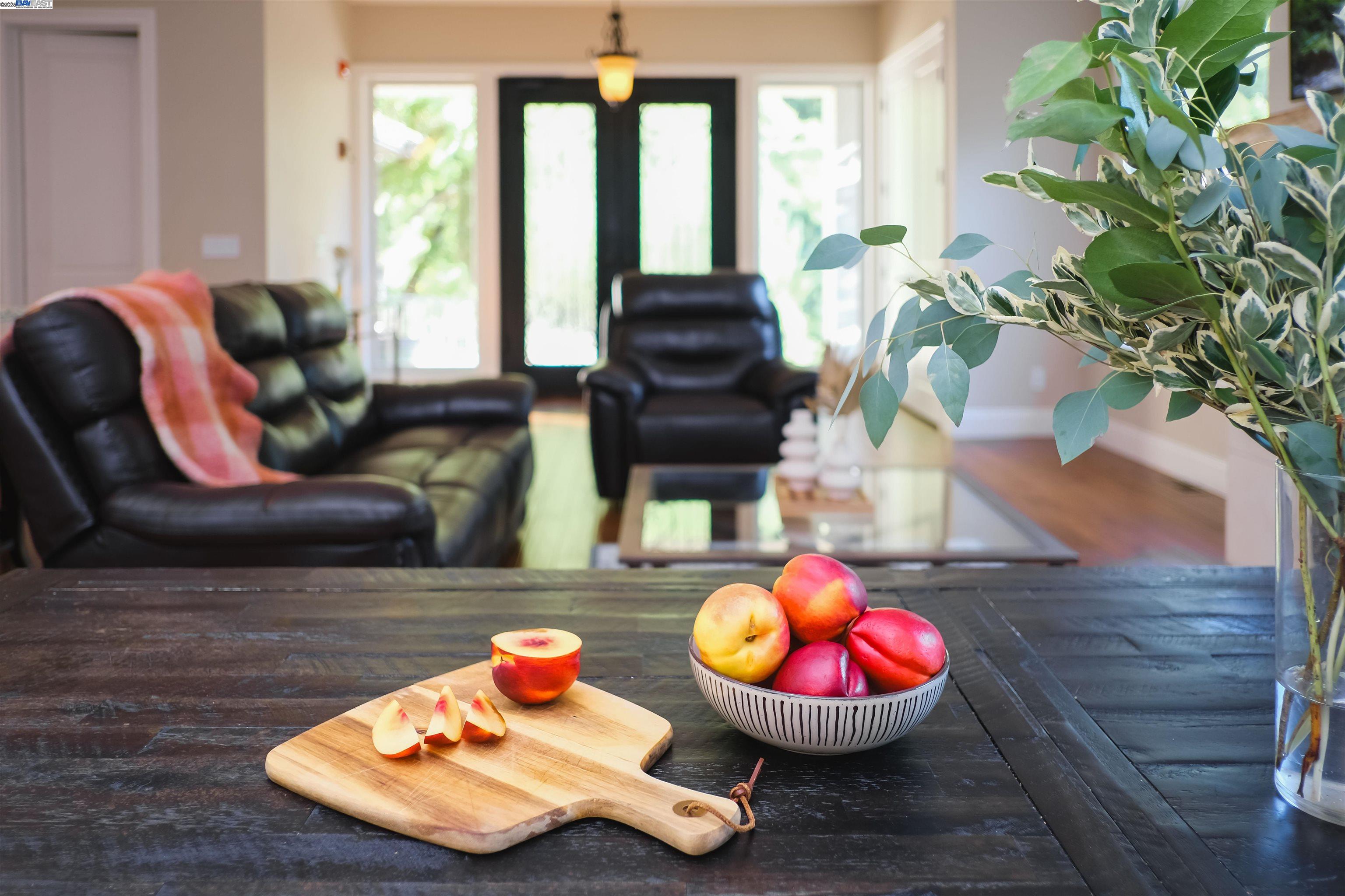 Detail Gallery Image 6 of 53 For 5700 Alhambra Valley Rd, Martinez,  CA 94553 - 4 Beds | 4 Baths