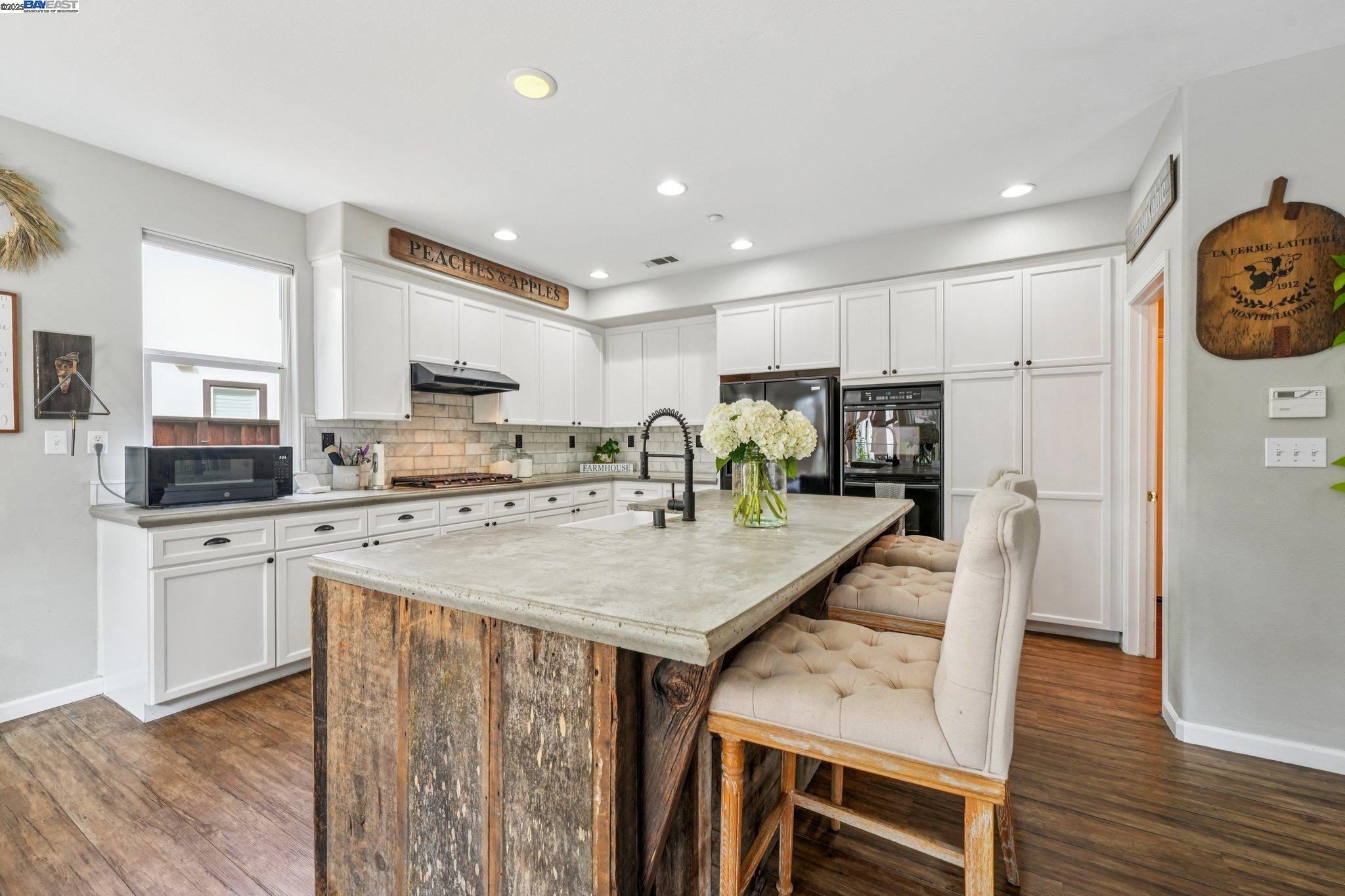 Detail Gallery Image 19 of 57 For 1762 Cheryl Dr, Livermore,  CA 94550 - 4 Beds | 3 Baths