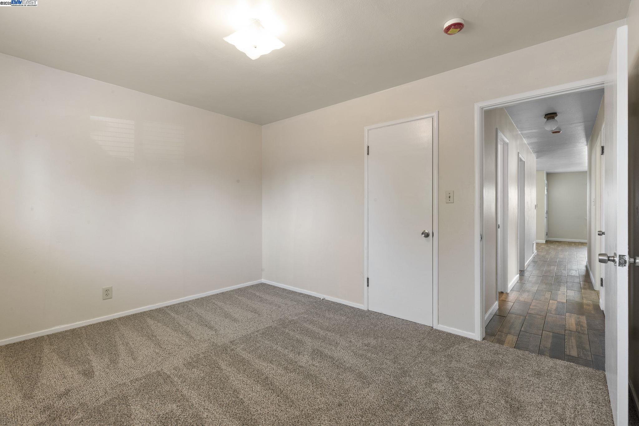 Detail Gallery Image 12 of 29 For 19665 Royal Ave, Hayward,  CA 94541 - 3 Beds | 1/1 Baths