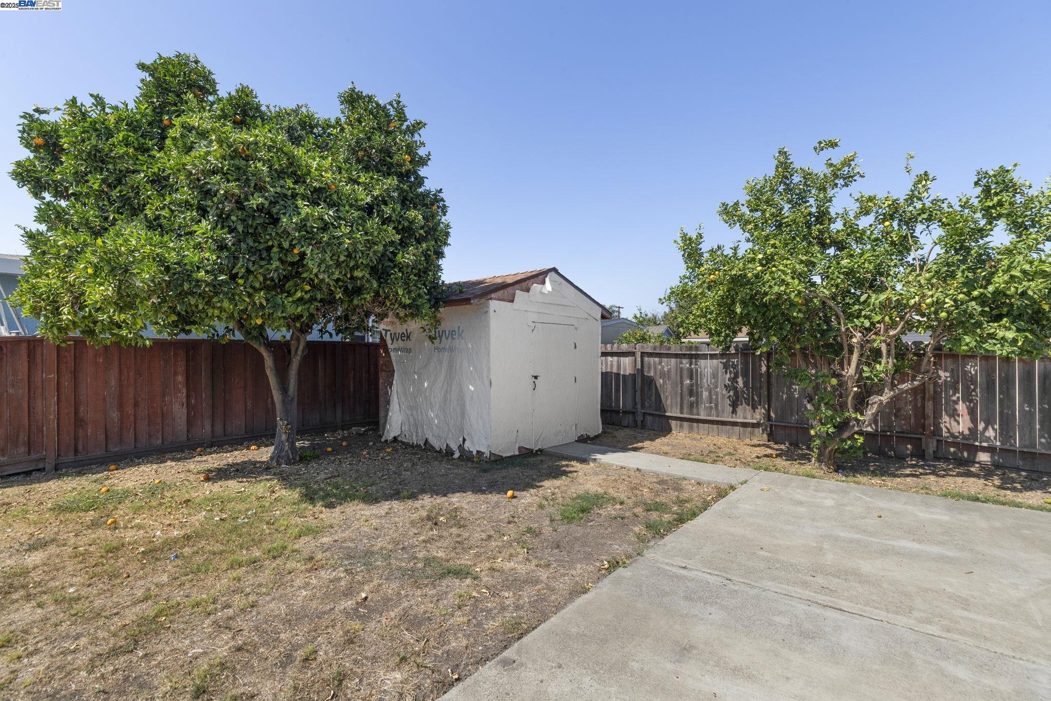 Detail Gallery Image 21 of 29 For 19665 Royal Ave, Hayward,  CA 94541 - 3 Beds | 1/1 Baths