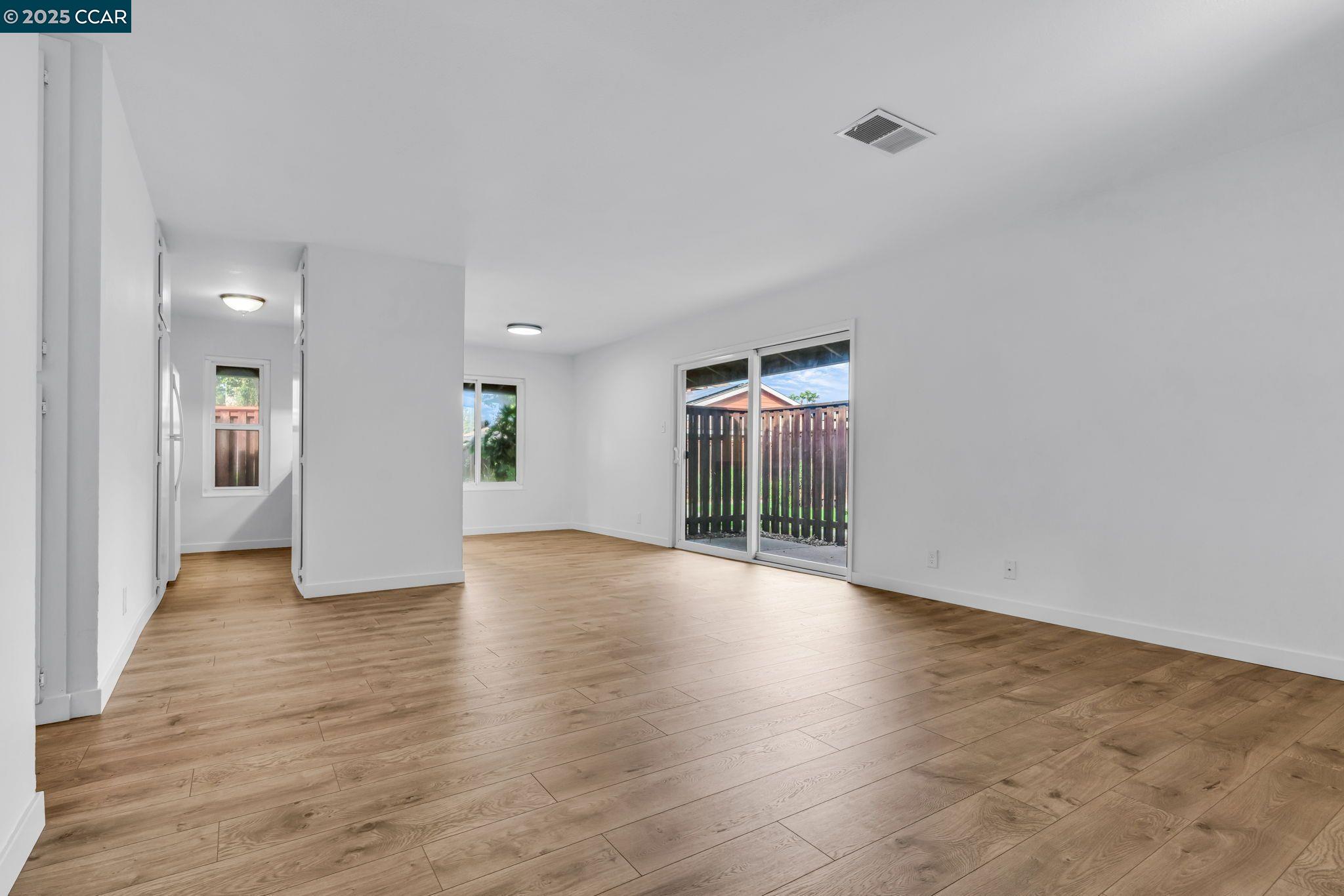 Photo #5: 41113325 Listing 