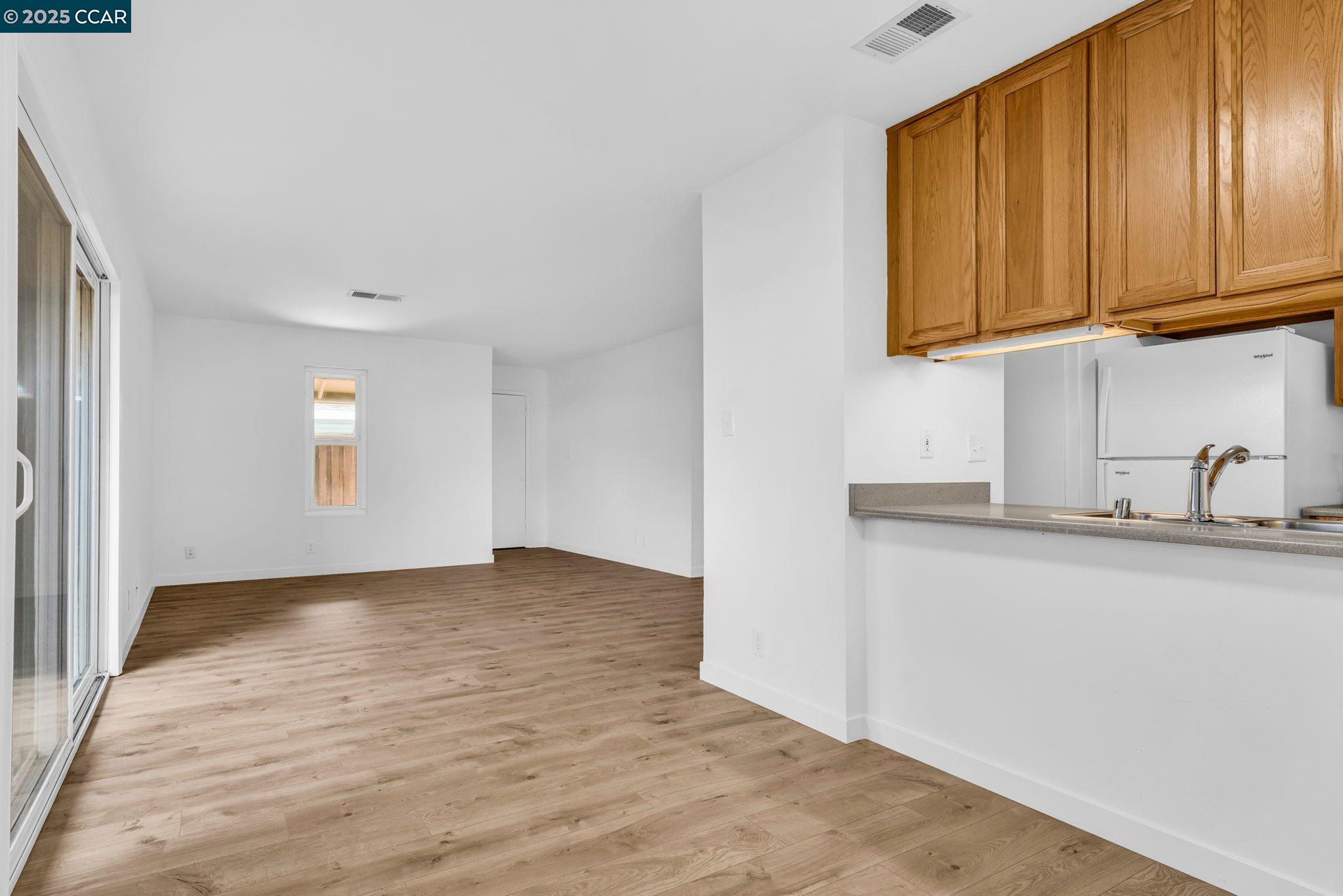 Photo #8: 41113325 Listing: Photo #8