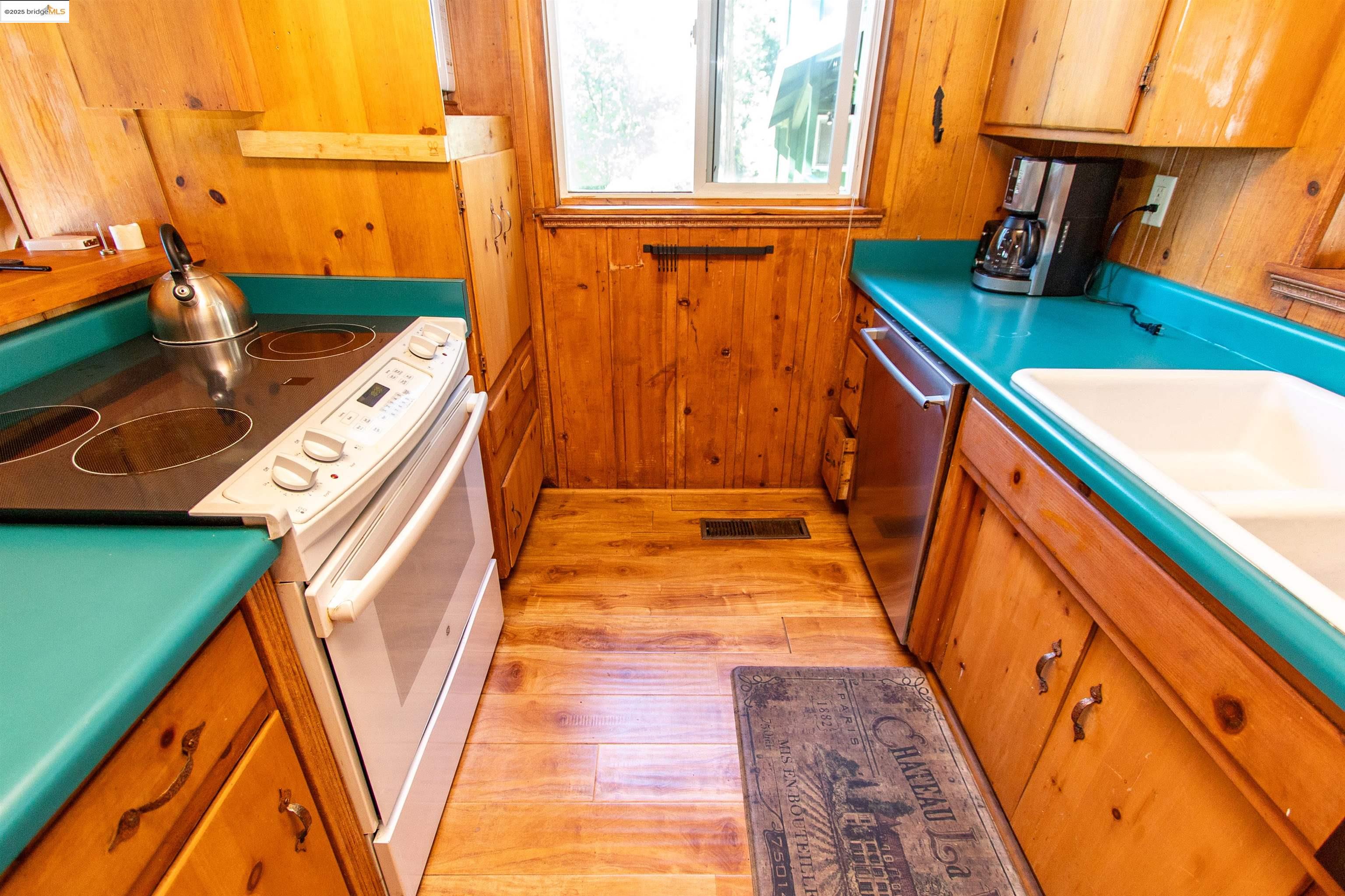 Detail Gallery Image 6 of 40 For 20737 Muheli Rd, Mi Wuk Village,  CA 95346-0000 - 3 Beds | 2/1 Baths