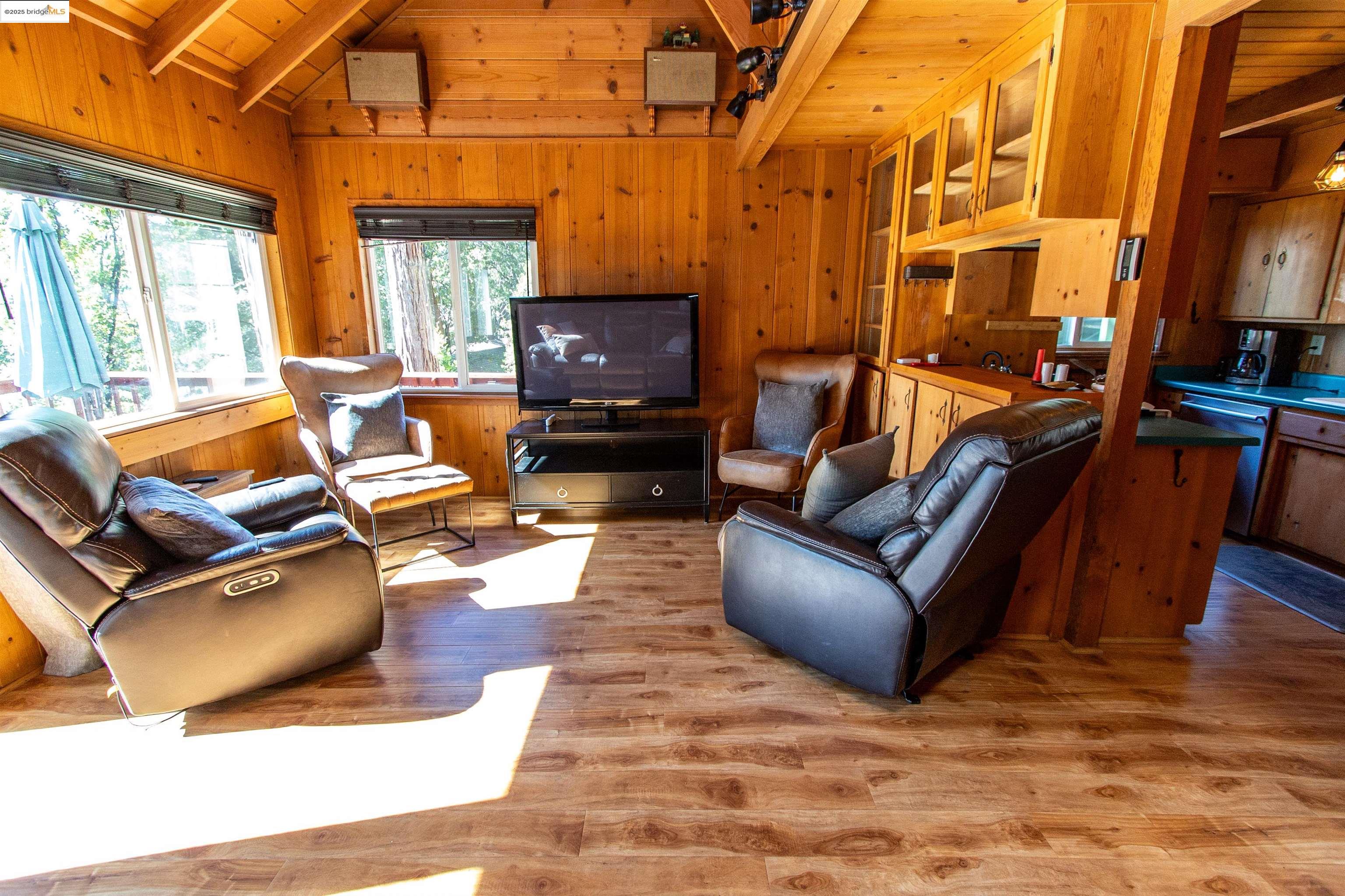 Detail Gallery Image 9 of 40 For 20737 Muheli Rd, Mi Wuk Village,  CA 95346-0000 - 3 Beds | 2/1 Baths