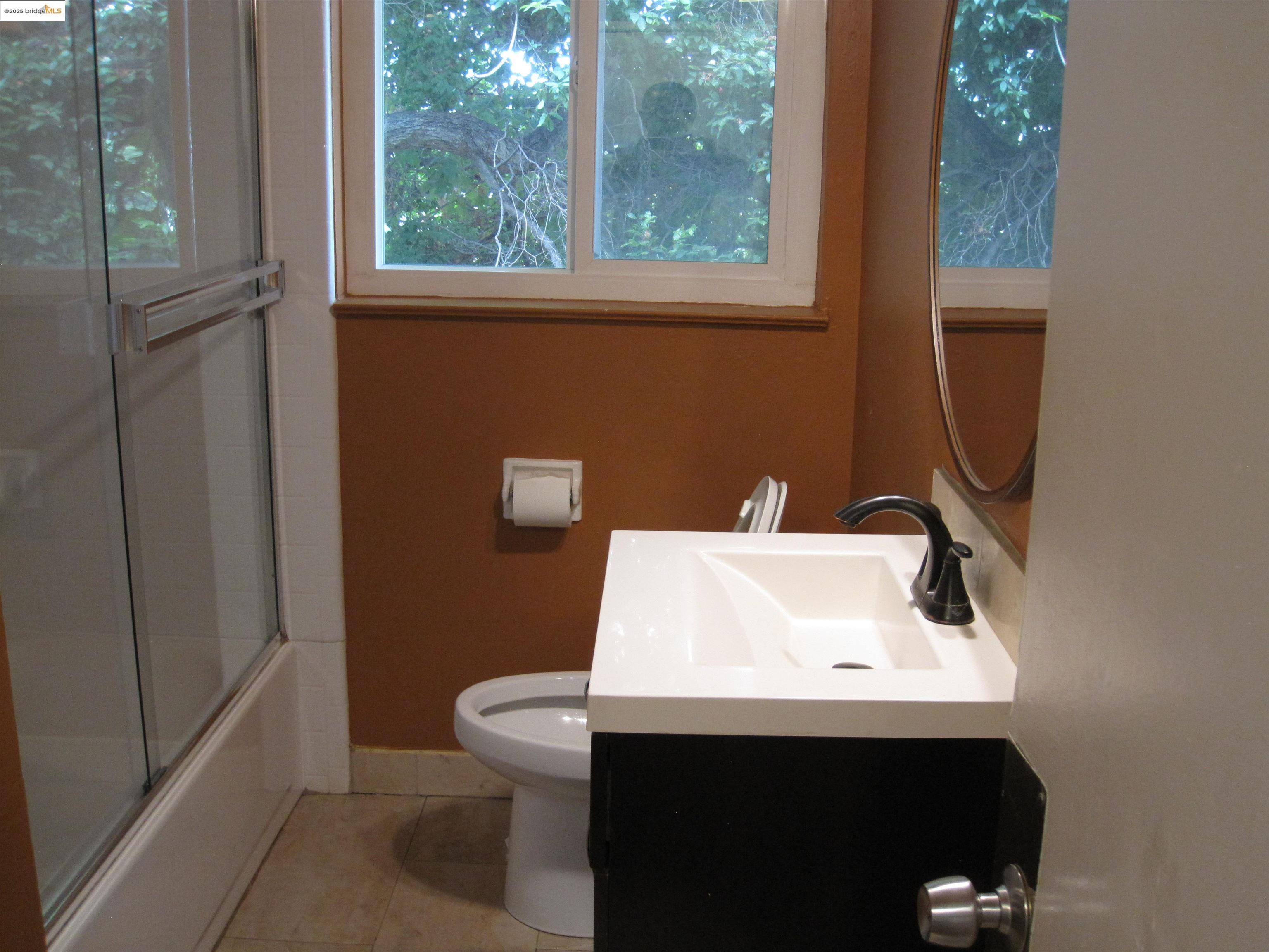 Detail Gallery Image 13 of 18 For 1600 E 31st St, Oakland,  CA 94602 - – Beds | – Baths