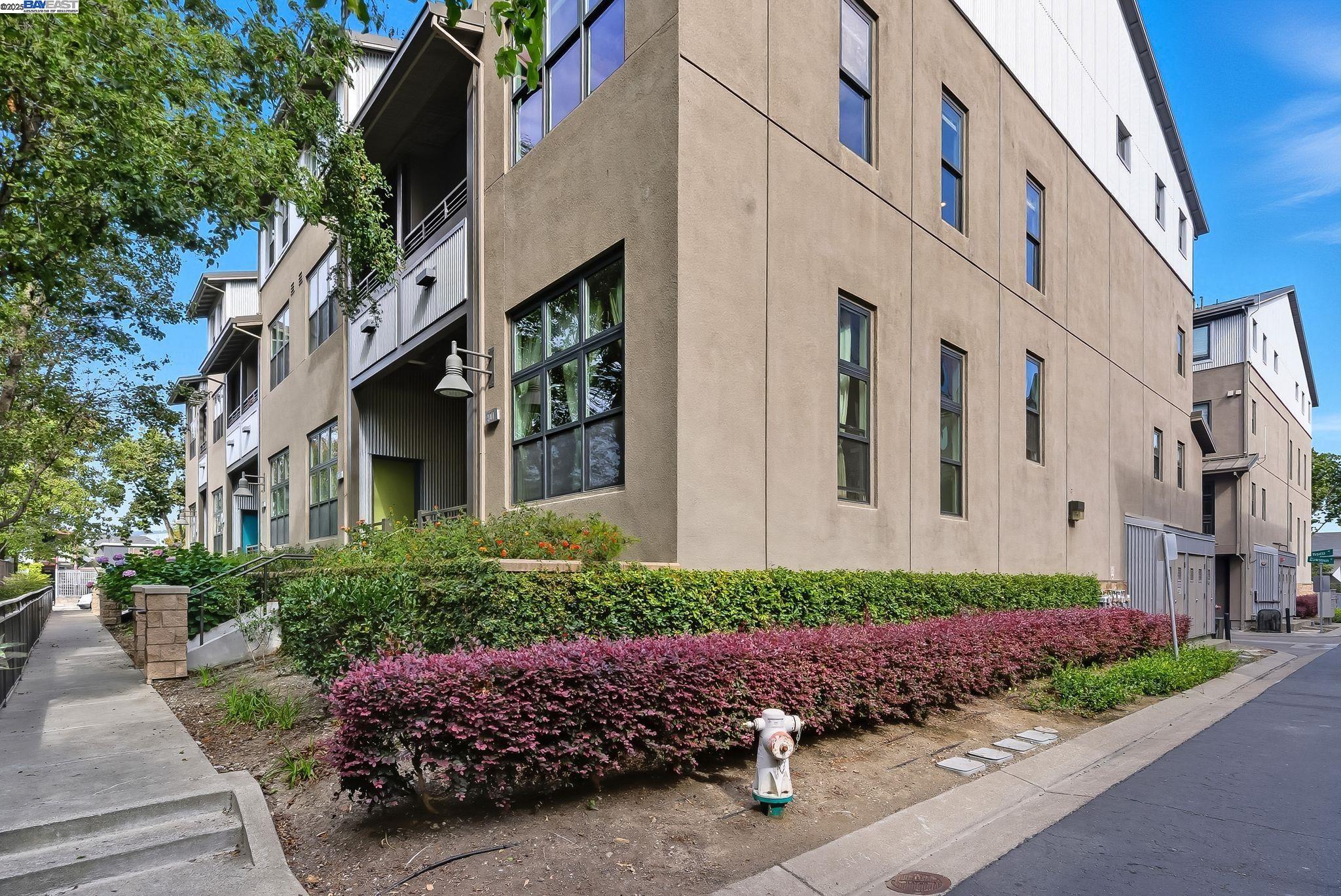 Photo #3: 41113348 Listing: Photo #3