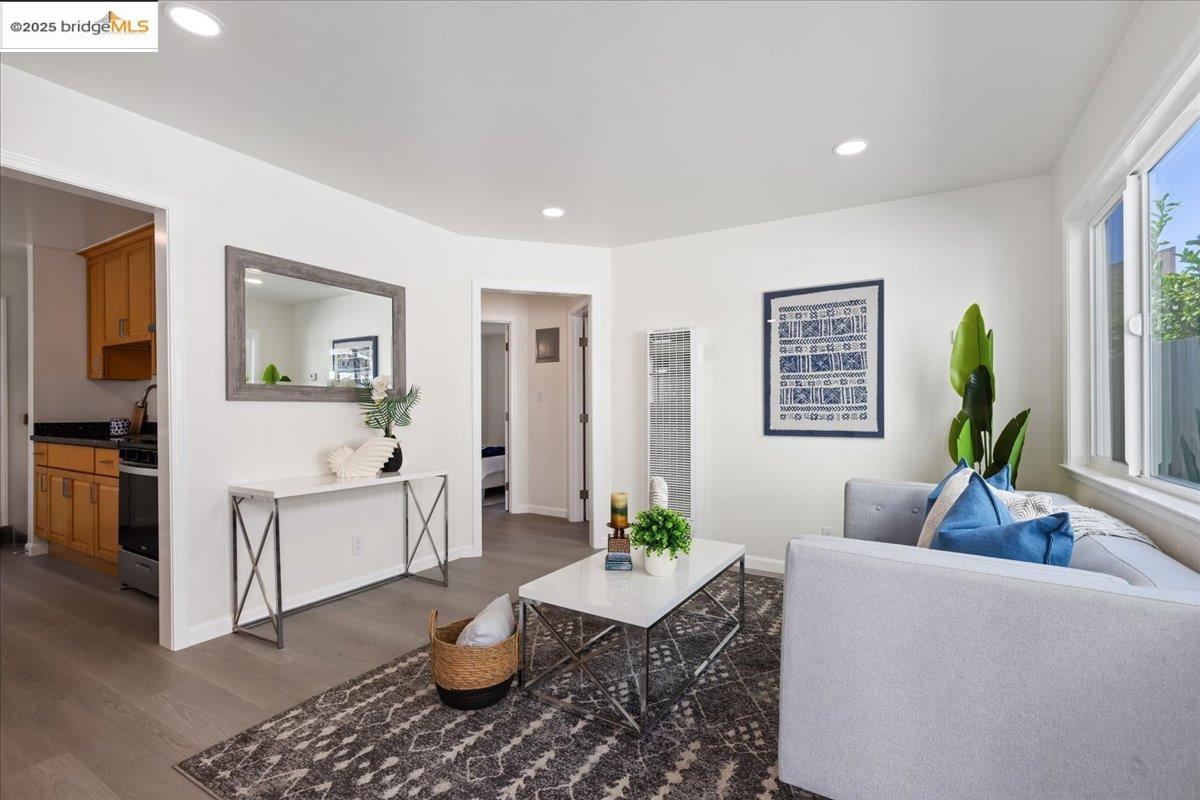 Front Image Thumbnail for EB41113350