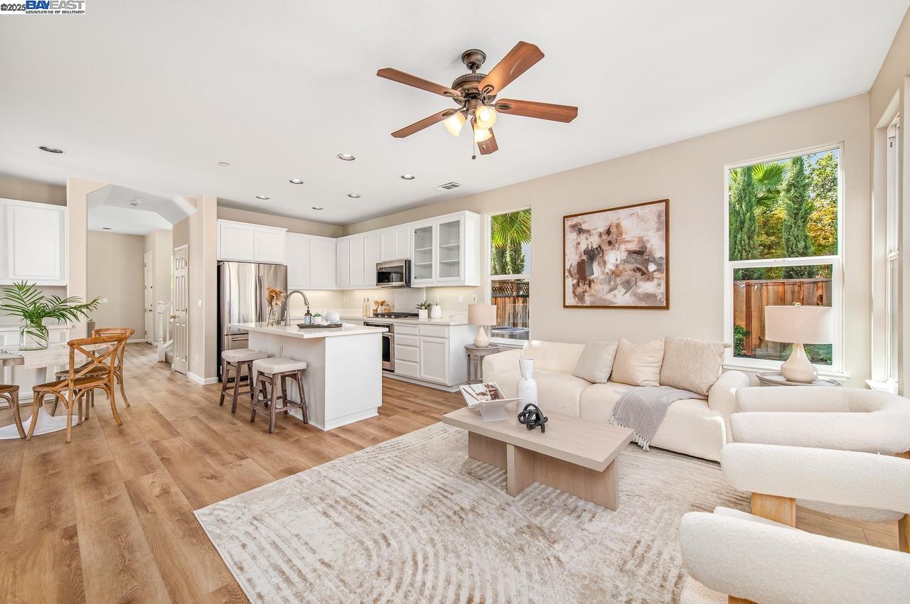 Detail Gallery Image 18 of 51 For 5740 Woodrose Way, Livermore,  CA 94551 - 4 Beds | 2/1 Baths