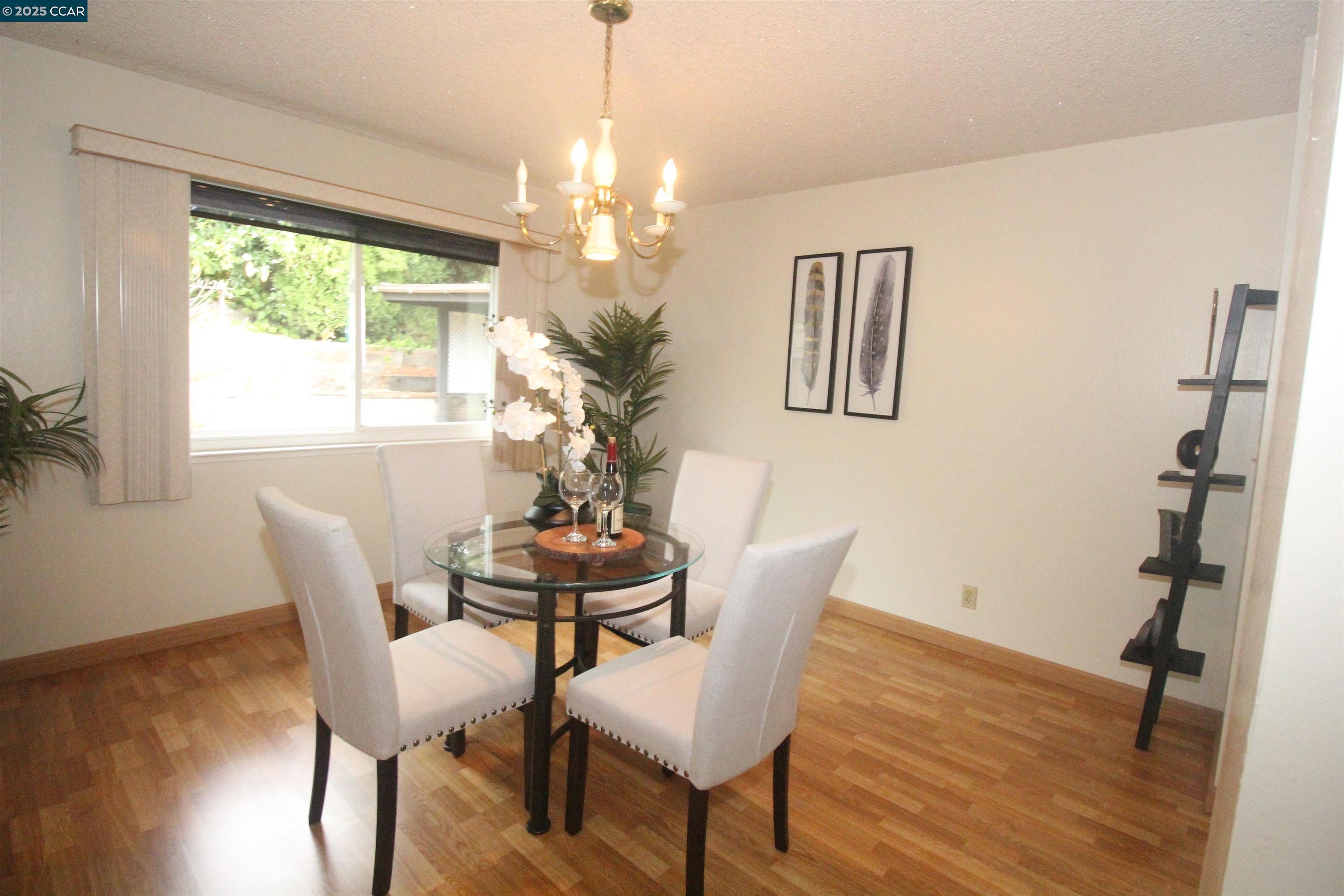 Detail Gallery Image 7 of 25 For 725 Vaqueros Ave, Rodeo,  CA 94572 - 4 Beds | 2/1 Baths