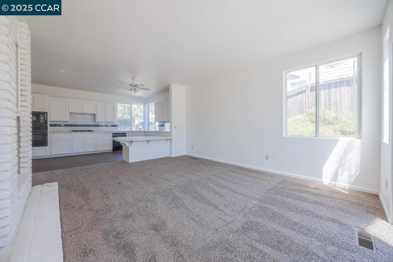 Detail Gallery Image 9 of 28 For 3345 Bear Ridge Way, Antioch,  CA 94531 - 3 Beds | 2/1 Baths