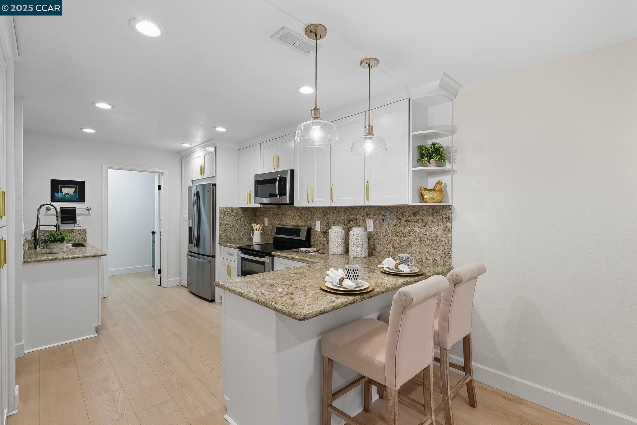 Photo #9: 41113361 Listing: Photo #9