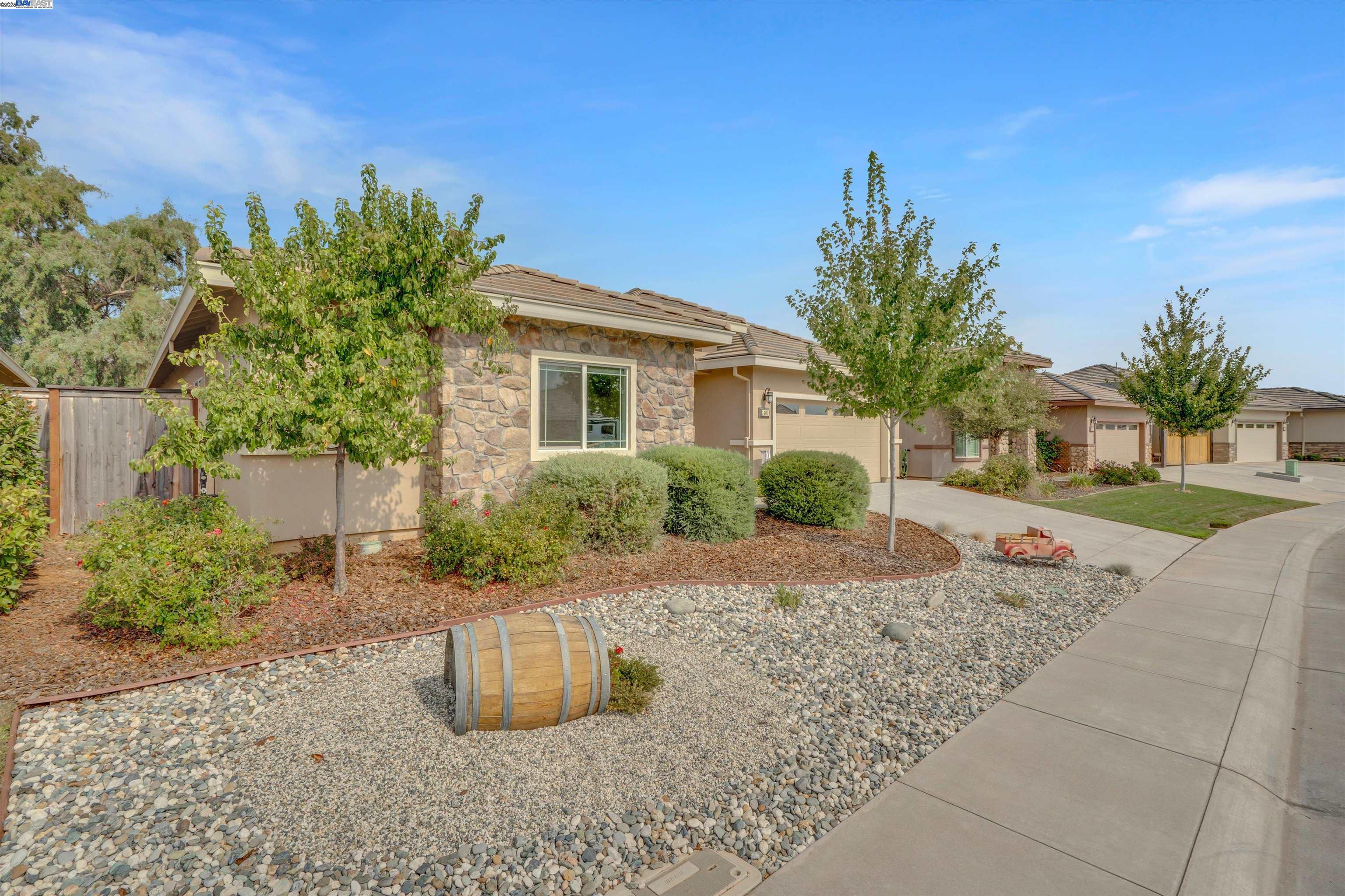 Detail Gallery Image 2 of 43 For 1409 St. Andrews Ln, Ione,  CA 95640 - 4 Beds | 3 Baths