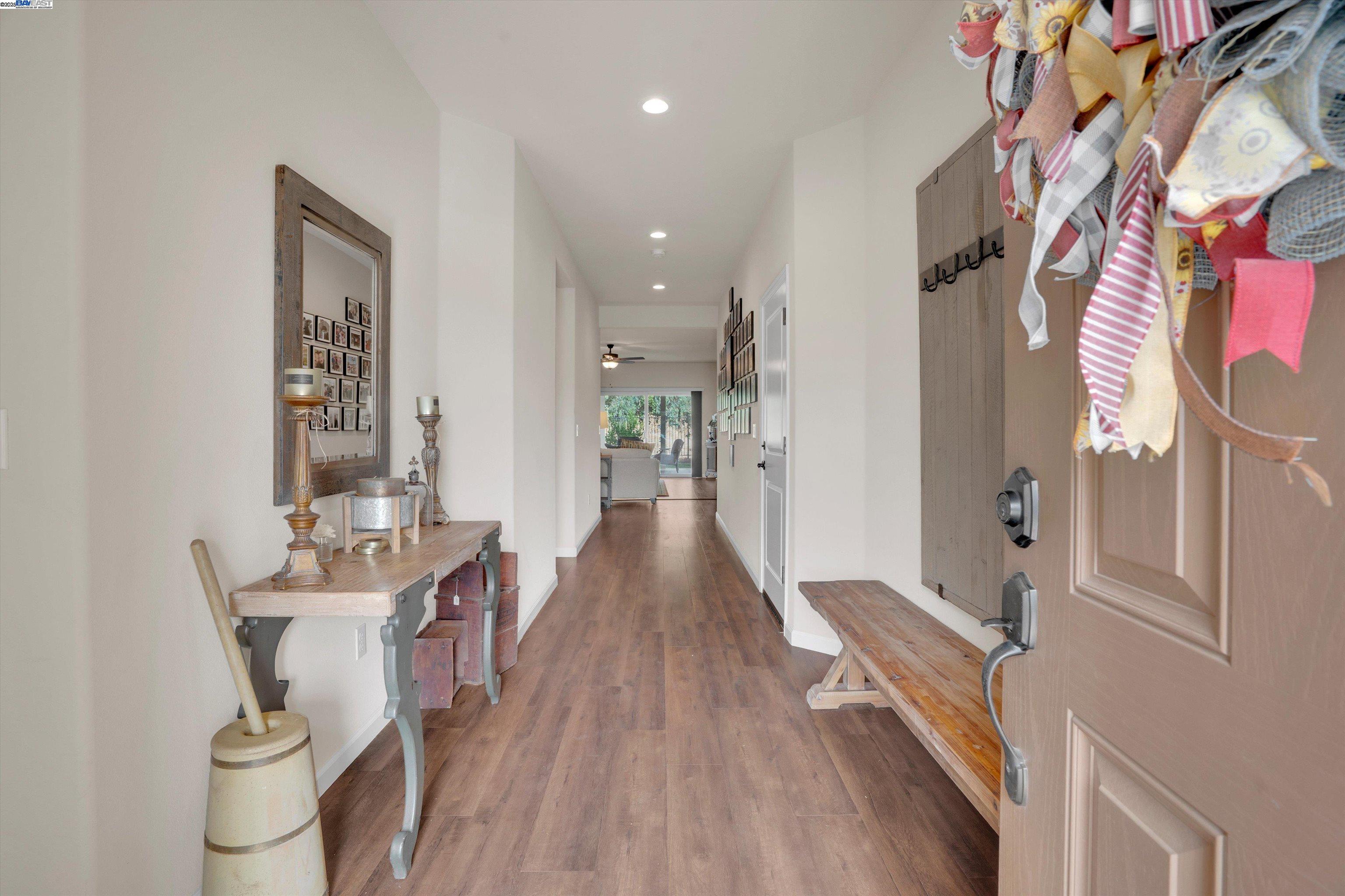 Detail Gallery Image 5 of 43 For 1409 St. Andrews Ln, Ione,  CA 95640 - 4 Beds | 3 Baths