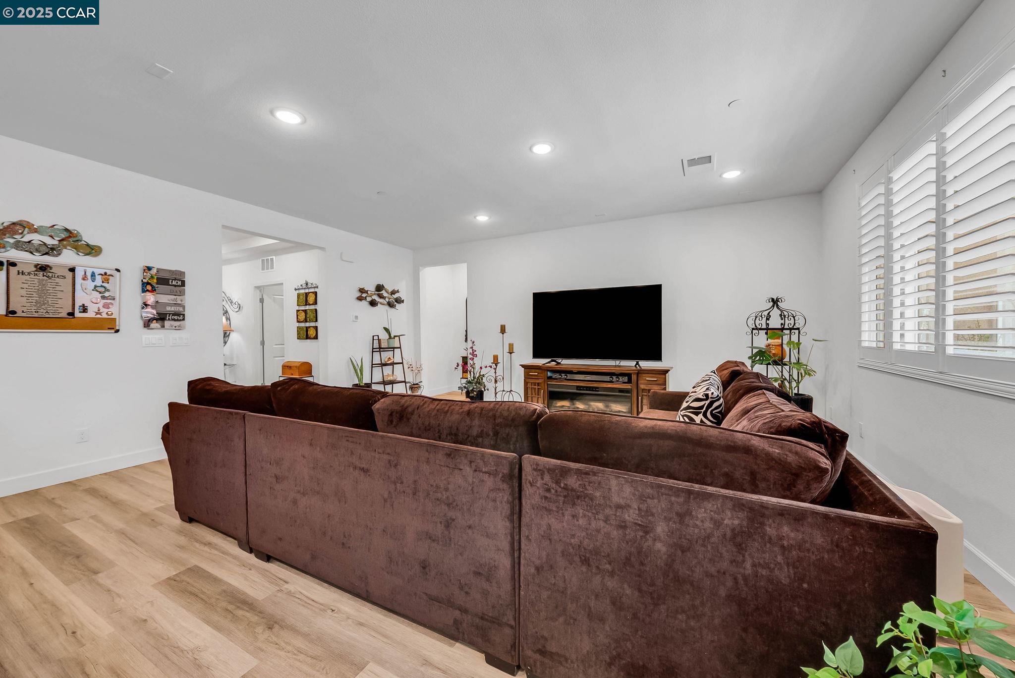 Detail Gallery Image 26 of 57 For 2328 Bellows Way, Lodi,  CA 95242 - 4 Beds | 3/1 Baths