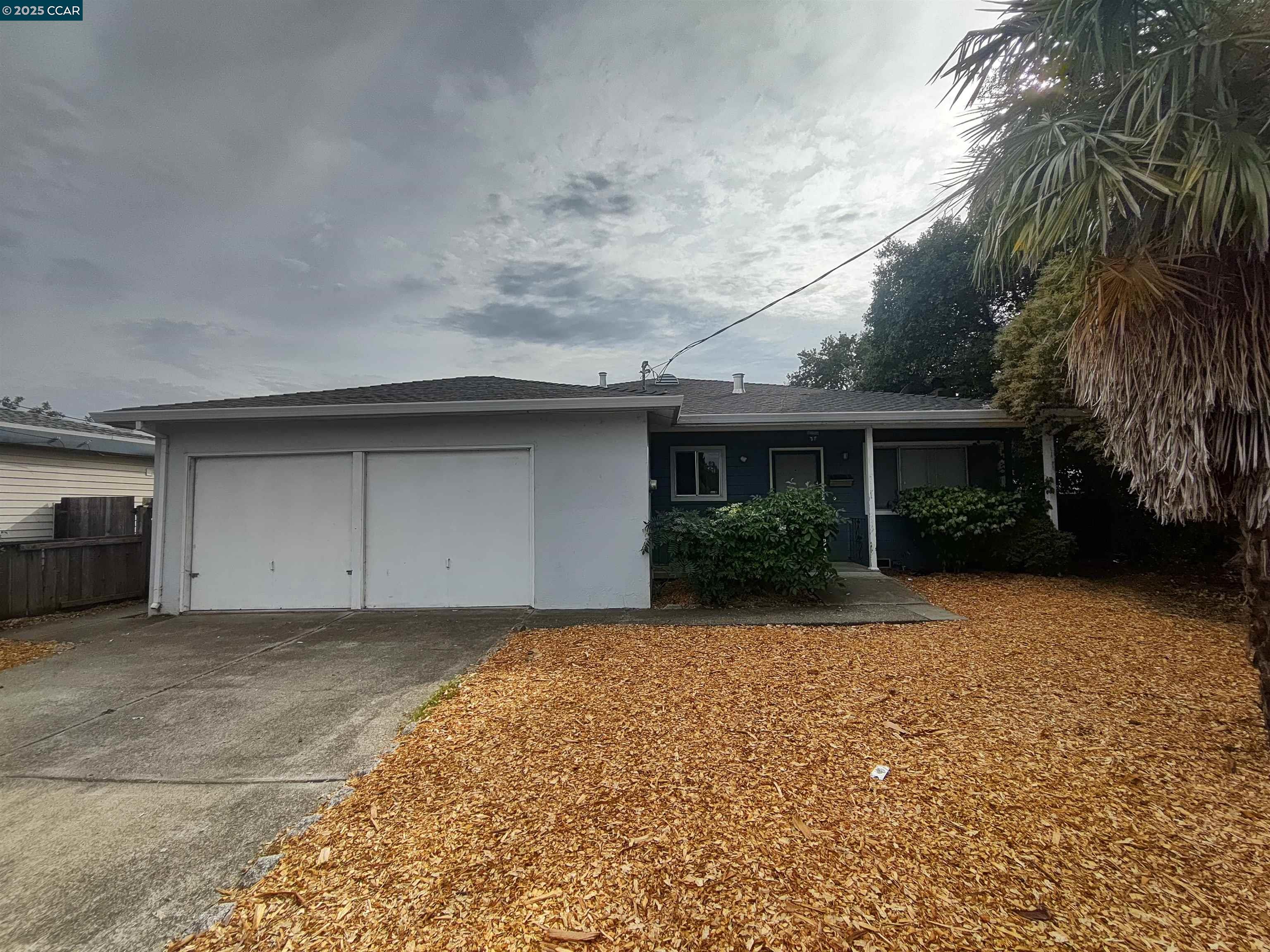 Detail Gallery Image 2 of 41 For 1665 Center Rd, Novato,  CA 94947 - 4 Beds | 2 Baths