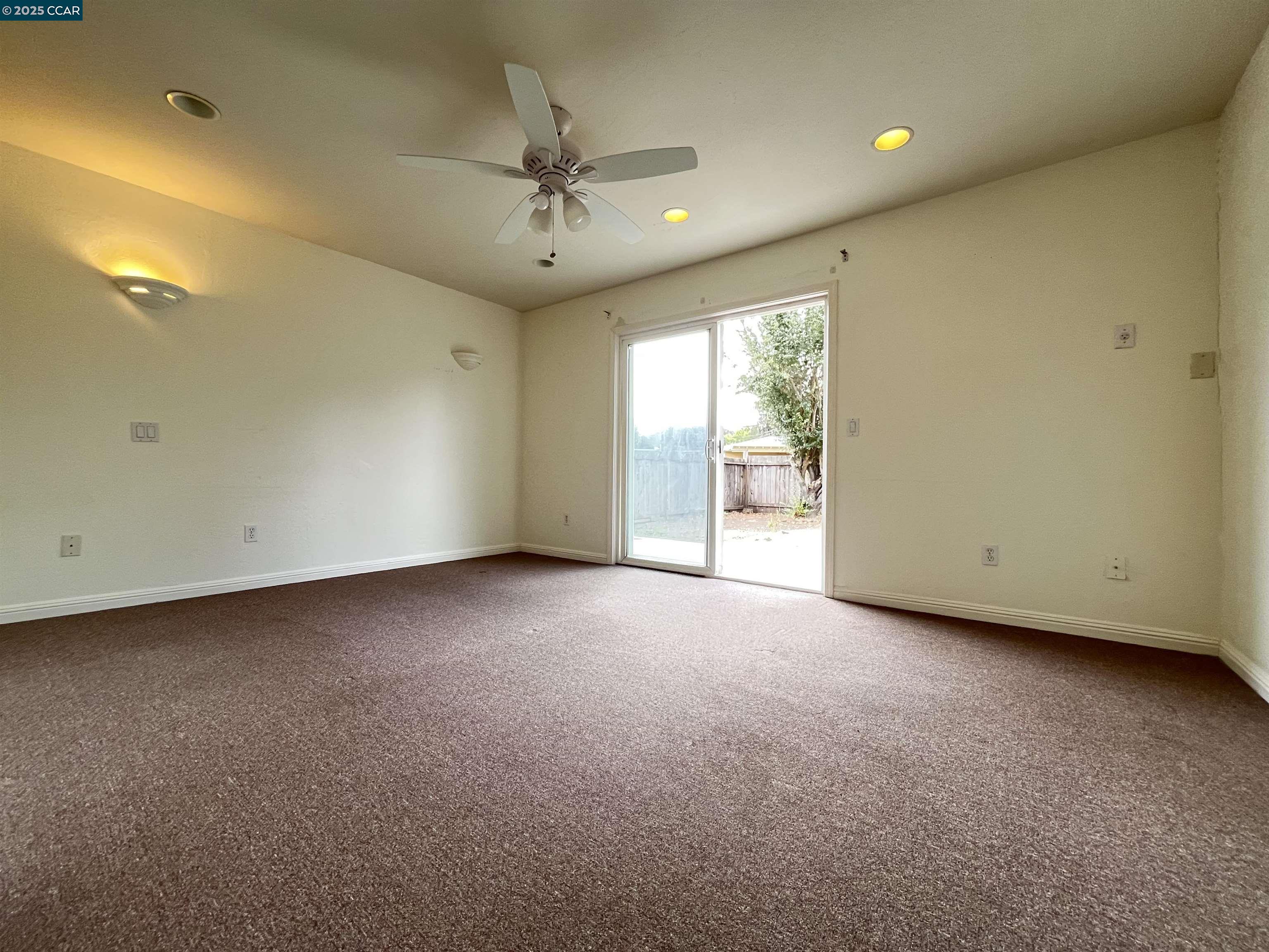 Detail Gallery Image 12 of 41 For 1665 Center Rd, Novato,  CA 94947 - 4 Beds | 2 Baths