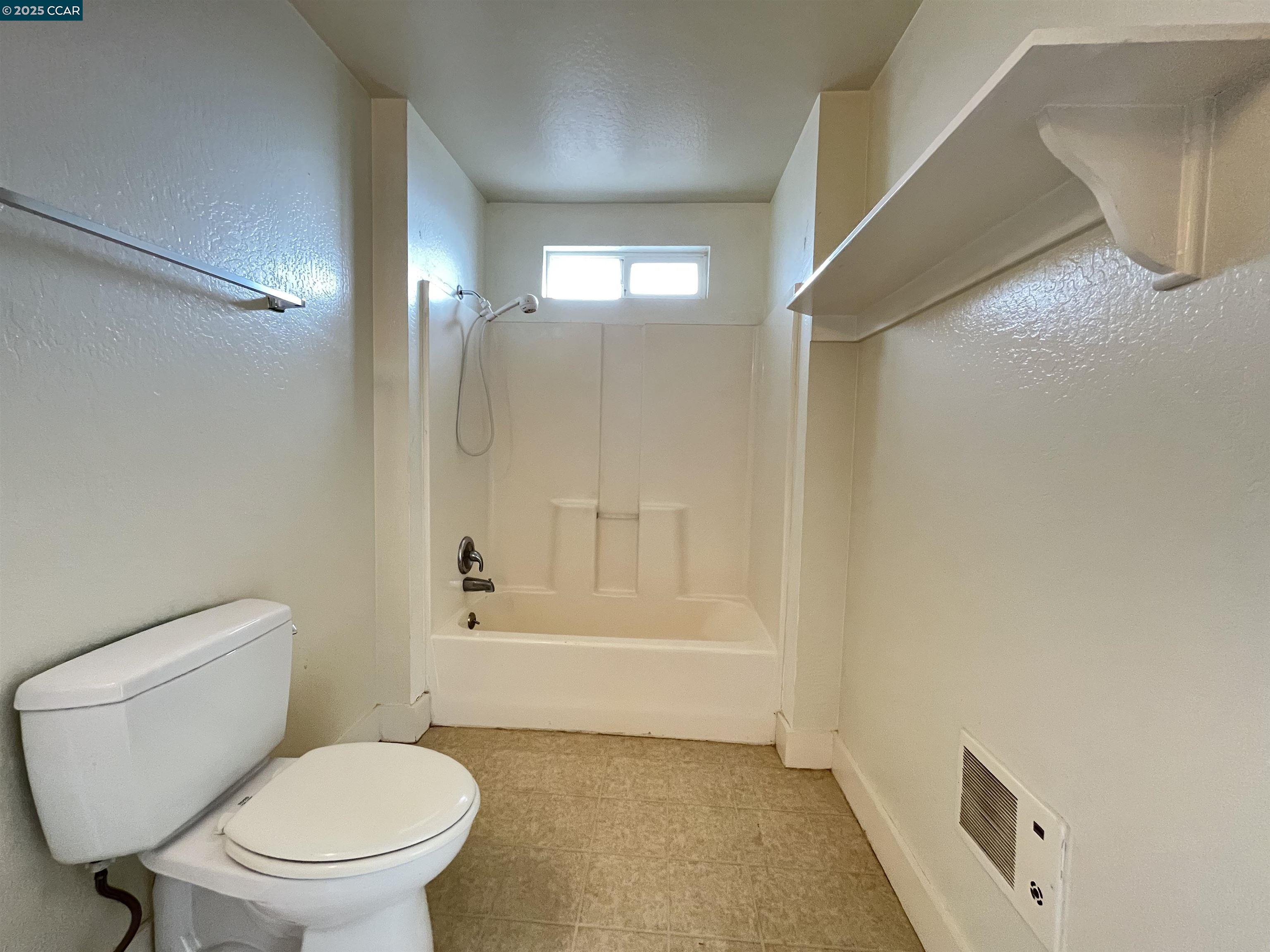 Detail Gallery Image 16 of 41 For 1665 Center Rd, Novato,  CA 94947 - 4 Beds | 2 Baths