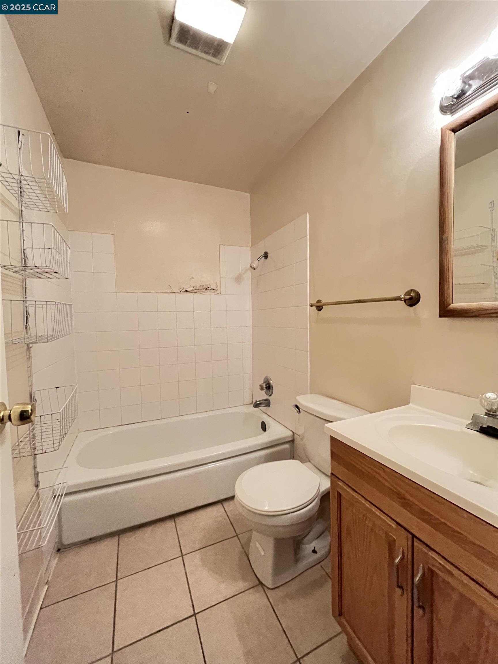 Detail Gallery Image 17 of 41 For 1665 Center Rd, Novato,  CA 94947 - 4 Beds | 2 Baths