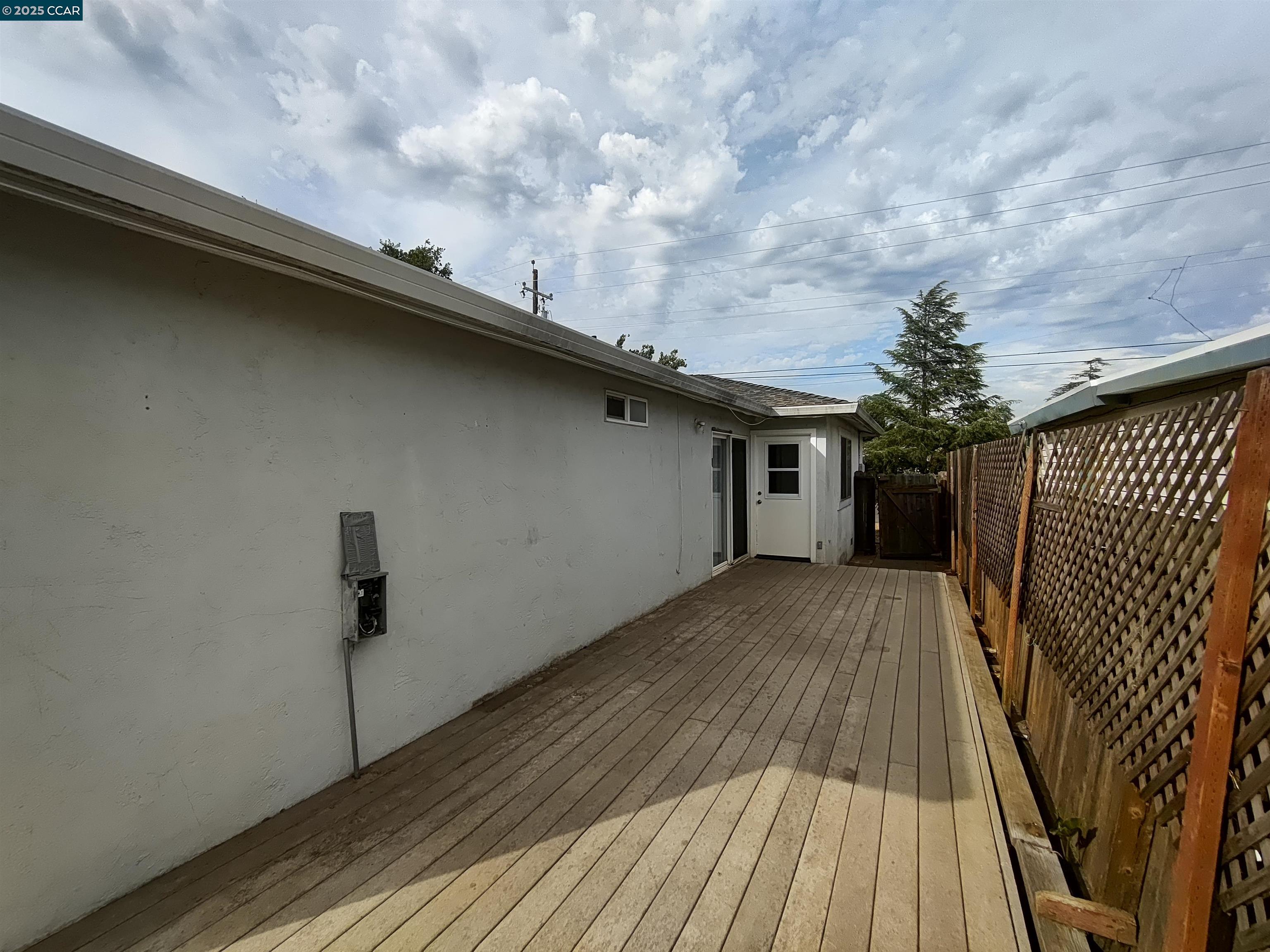 Detail Gallery Image 30 of 41 For 1665 Center Rd, Novato,  CA 94947 - 4 Beds | 2 Baths