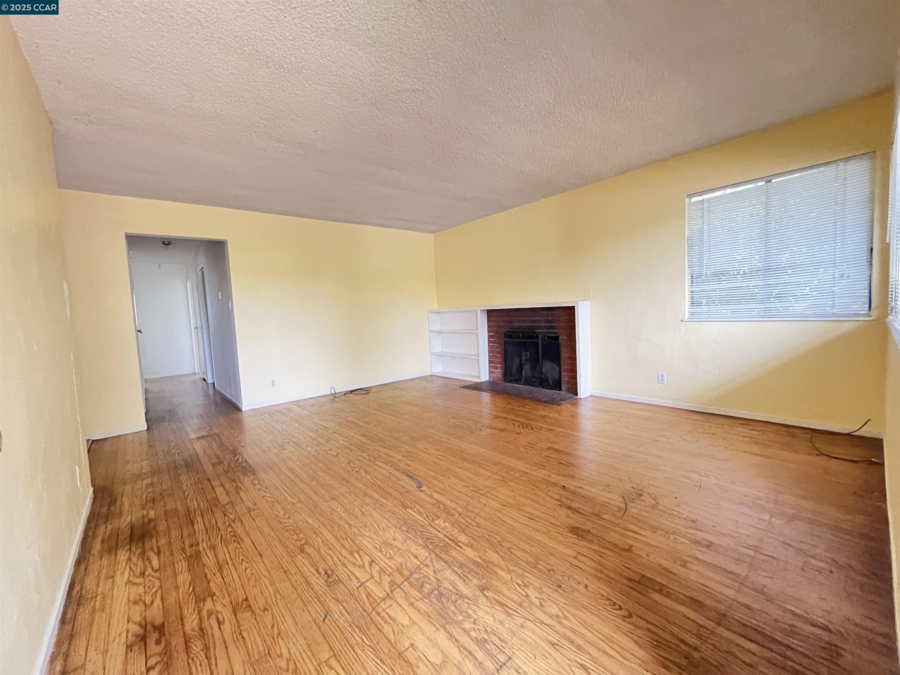 Detail Gallery Image 4 of 41 For 1665 Center Rd, Novato,  CA 94947 - 4 Beds | 2 Baths