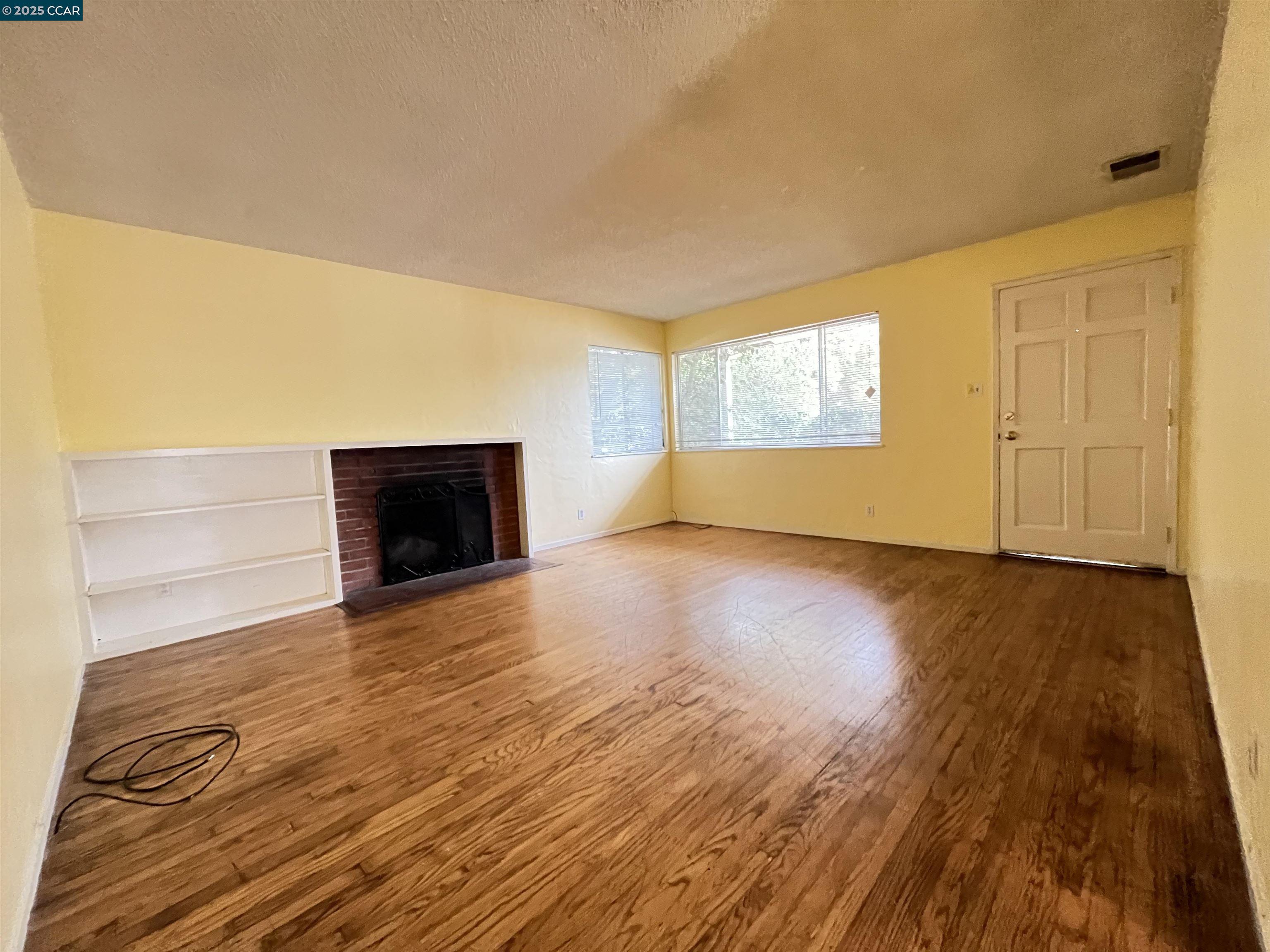 Detail Gallery Image 5 of 41 For 1665 Center Rd, Novato,  CA 94947 - 4 Beds | 2 Baths