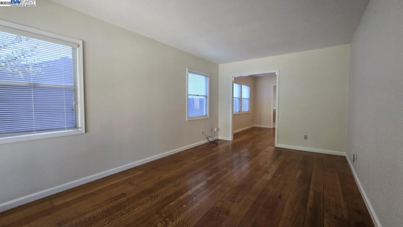 Detail Gallery Image 11 of 14 For 702 Solano Ave, Albany,  CA 94706 - 3 Beds | 1 Baths