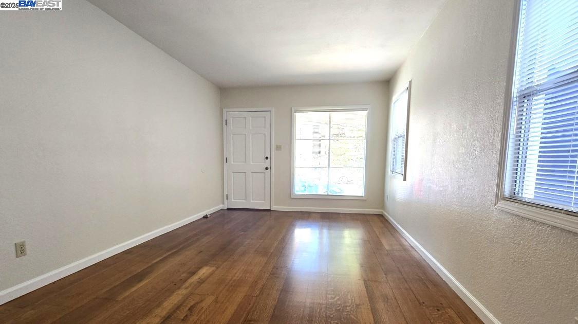 Detail Gallery Image 12 of 14 For 702 Solano Ave, Albany,  CA 94706 - 3 Beds | 1 Baths