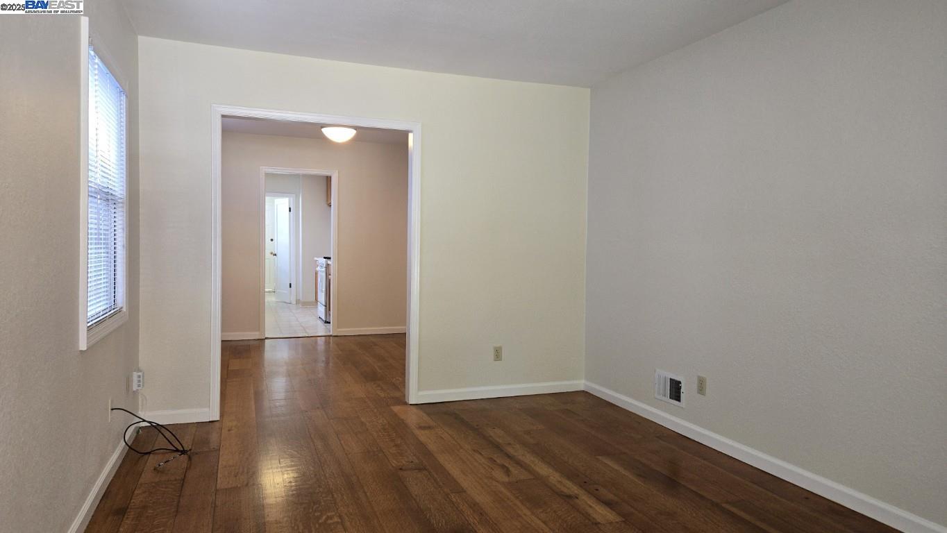 Detail Gallery Image 13 of 14 For 702 Solano Ave, Albany,  CA 94706 - 3 Beds | 1 Baths