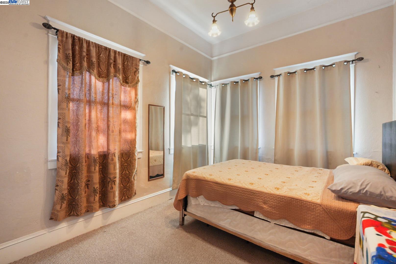 Detail Gallery Image 12 of 28 For 825 N San Joaquin Street, Stockton,  CA 95202 - 5 Beds | 3 Baths